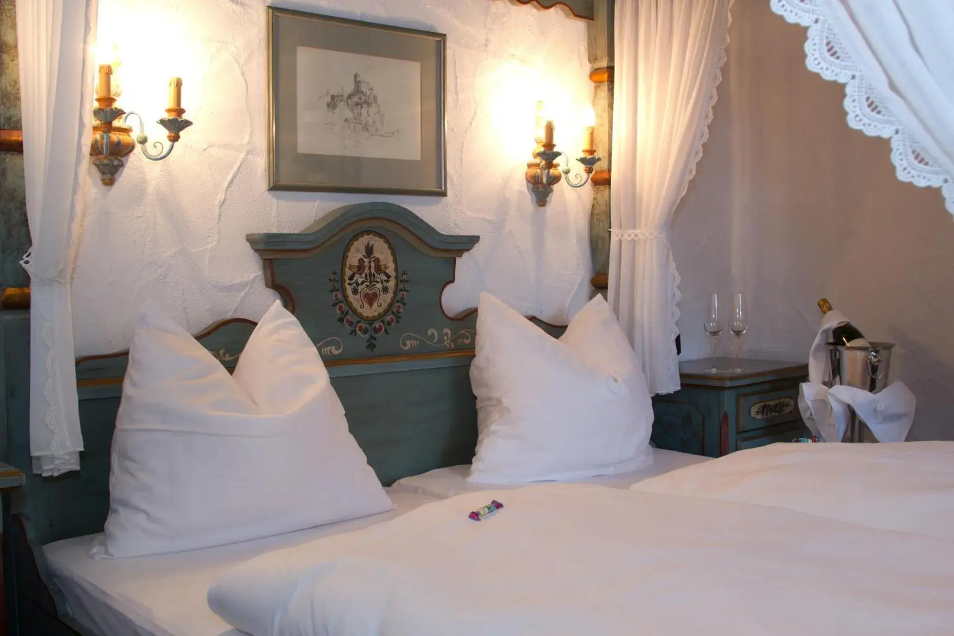 Decorative detail, Bed in Hotel Krone Decorative detail, Bed in Hotel Krone