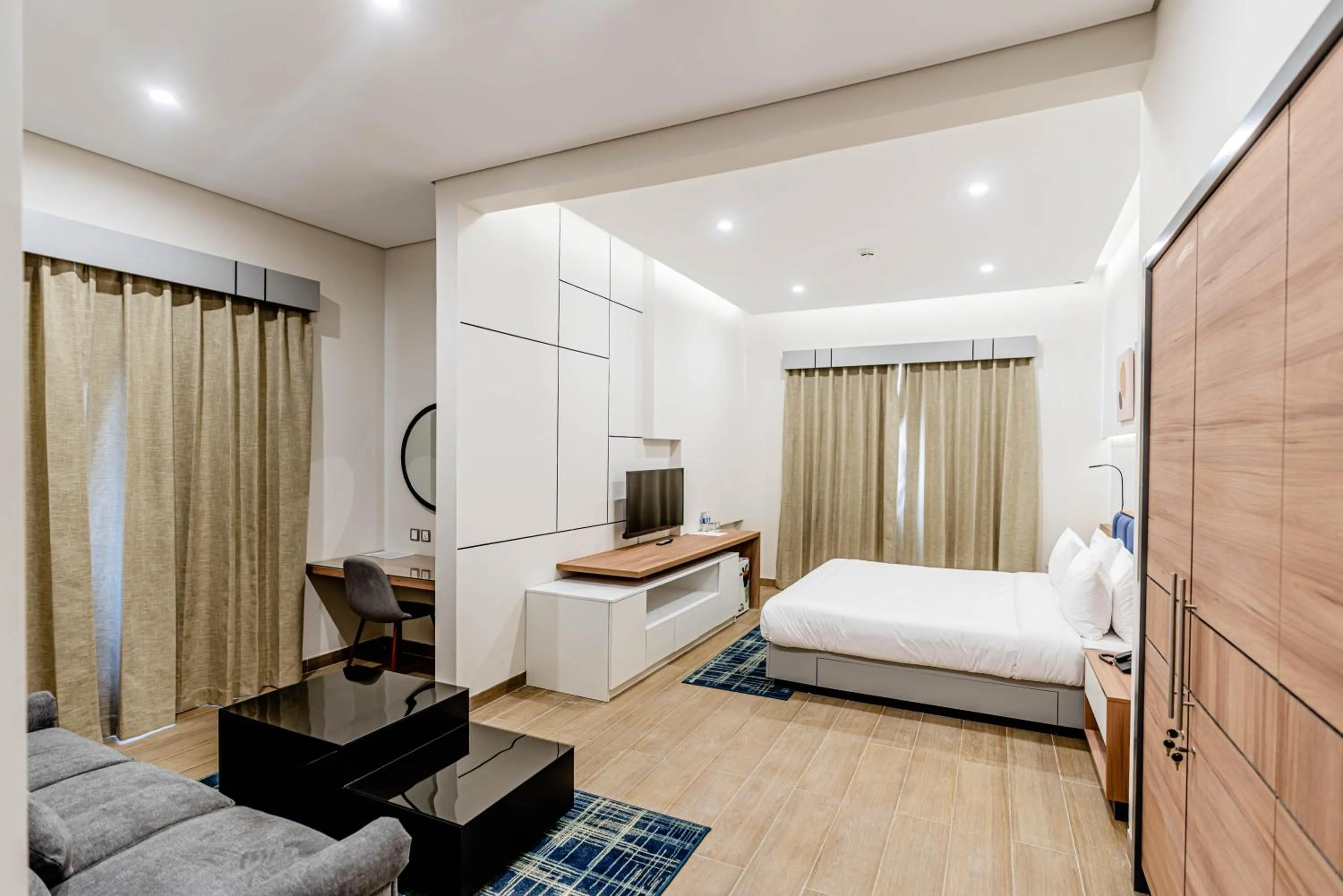 Bedroom, Bed in Resivation Hotel