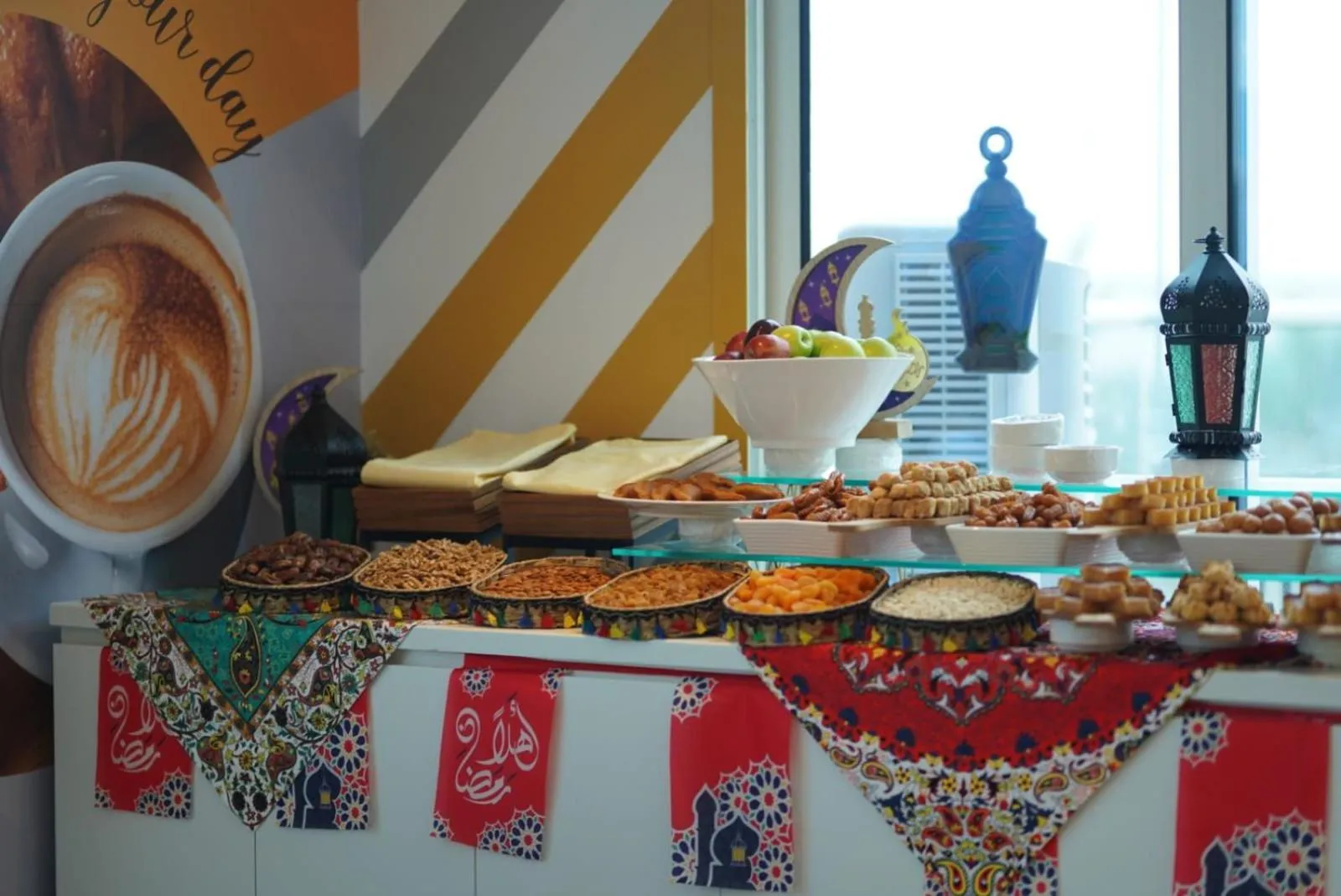 Restaurant/places to eat in Resivation Hotel