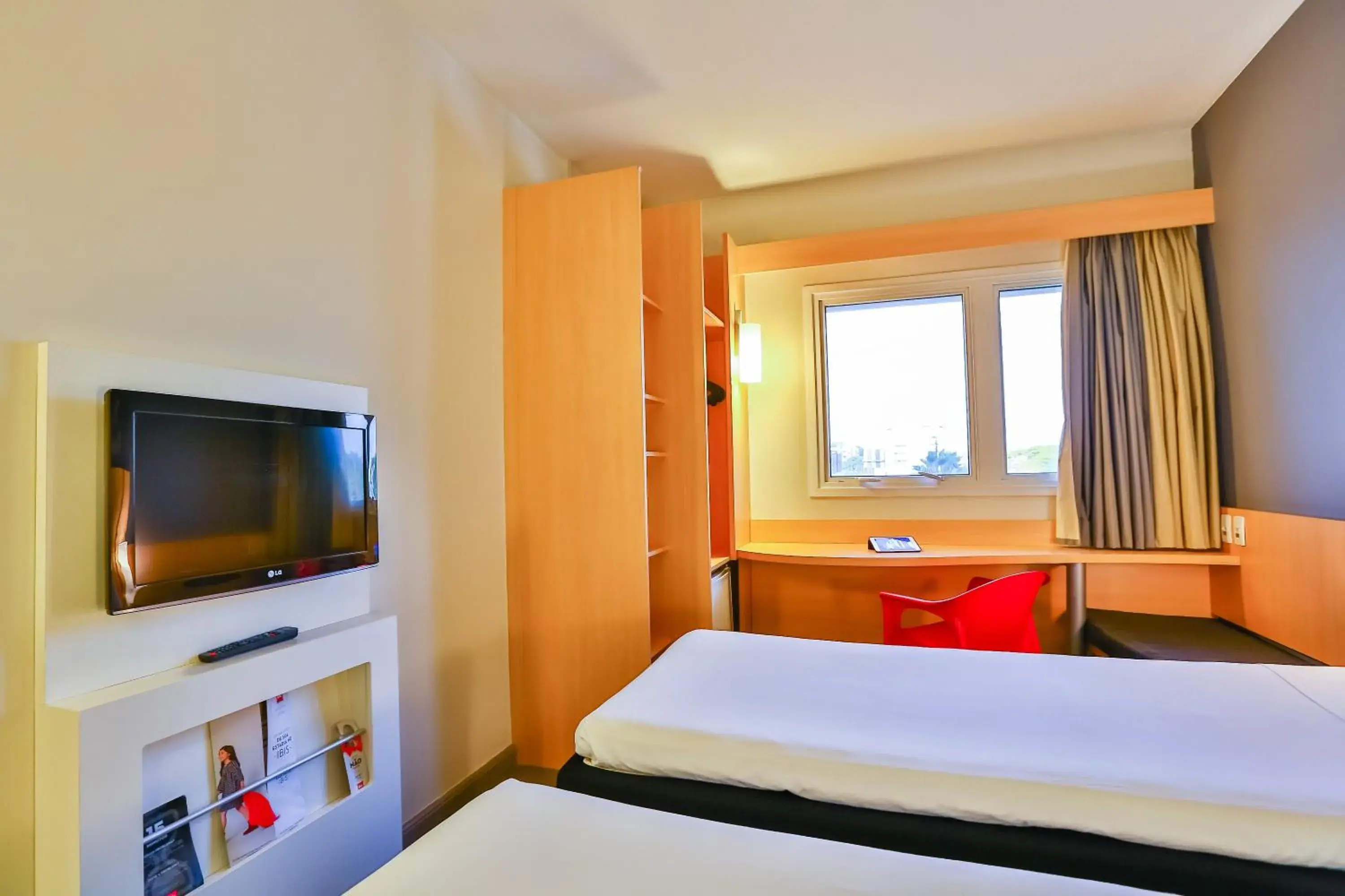 Photo of the whole room, Bed in ibis Goiânia Photo of the whole room, Bed in ibis Goiânia