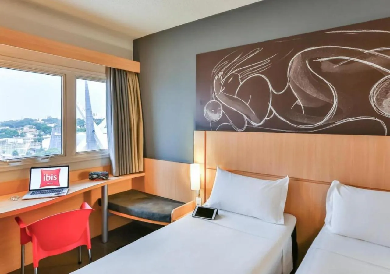 View (from property/room), Bed in ibis Goiânia
