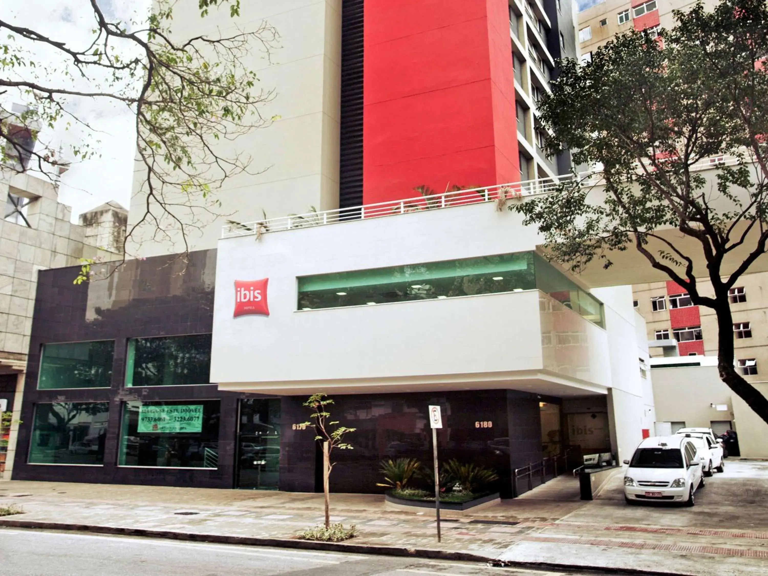 Property building in Ibis Belo Horizonte Savassi Property building in Ibis Belo Horizonte Savassi