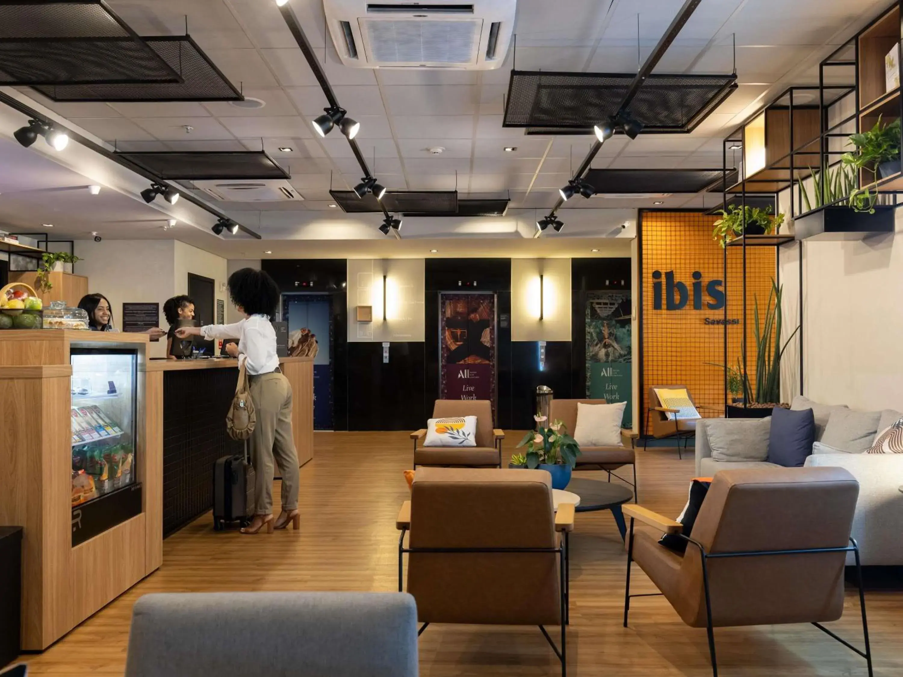 Lounge or bar in Ibis Belo Horizonte Savassi Lounge or bar in Ibis Belo Horizonte Savassi