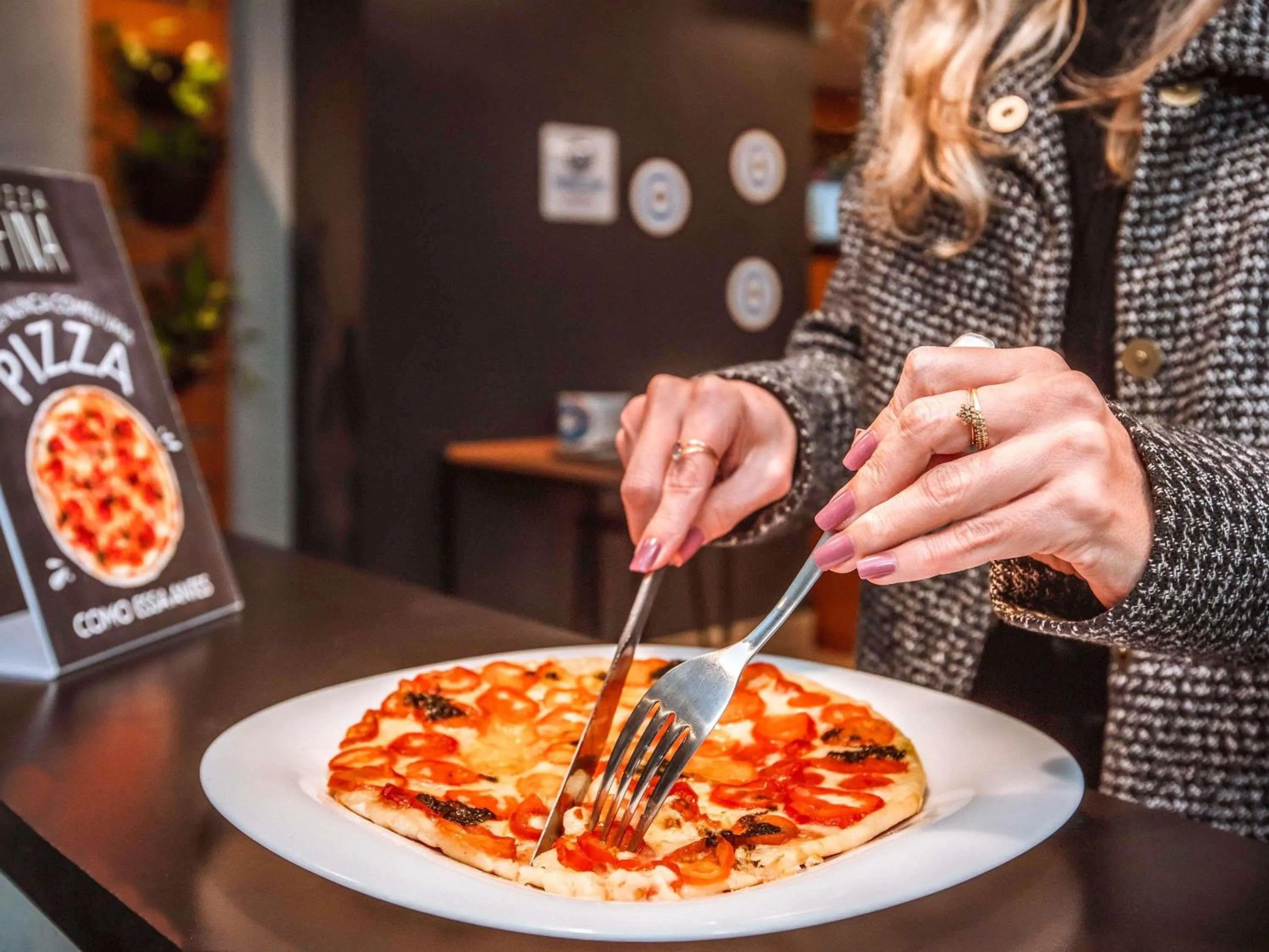 Lounge or bar in Ibis Belo Horizonte Savassi