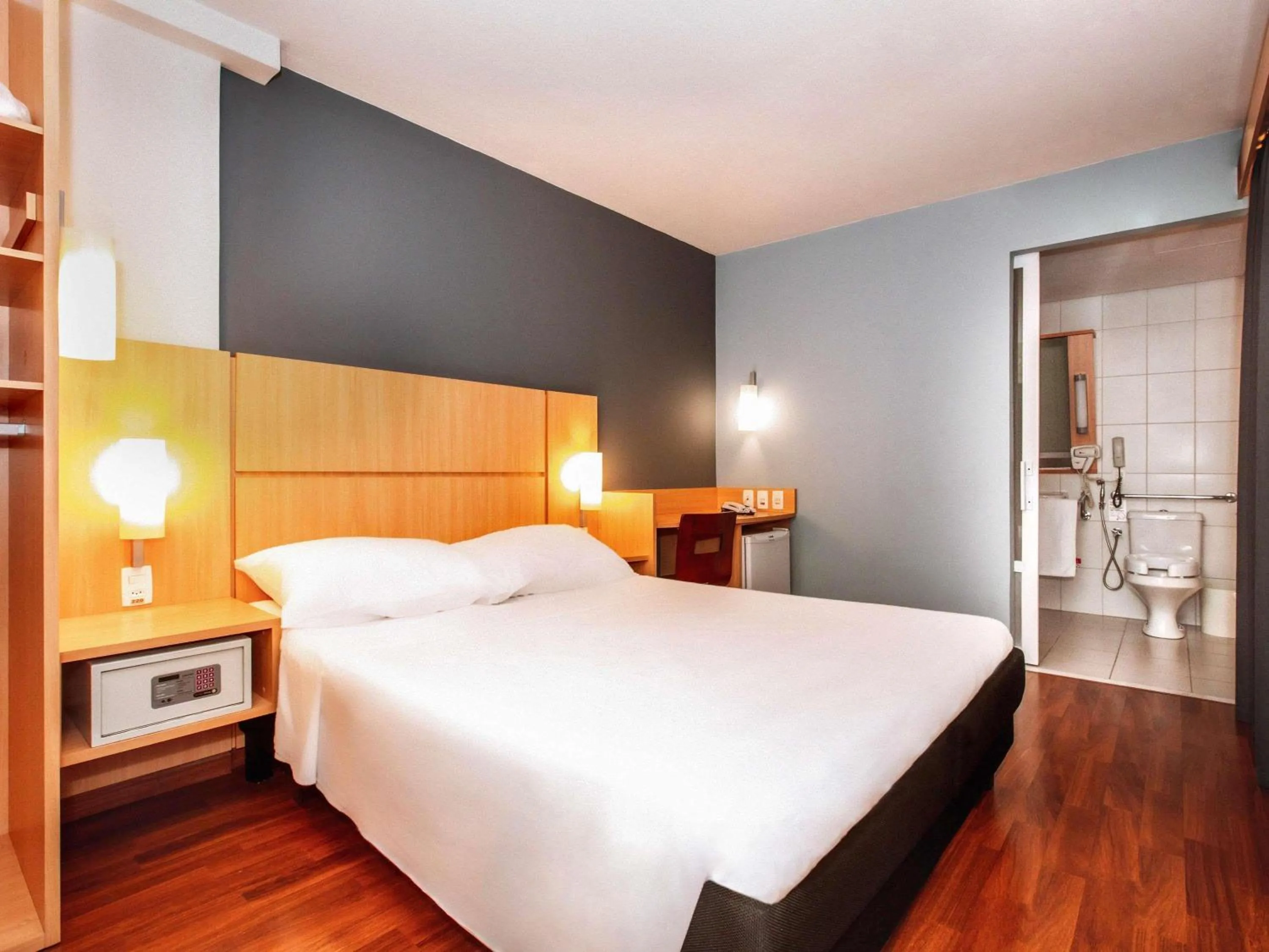 Bedroom, Bed in Ibis Belo Horizonte Savassi