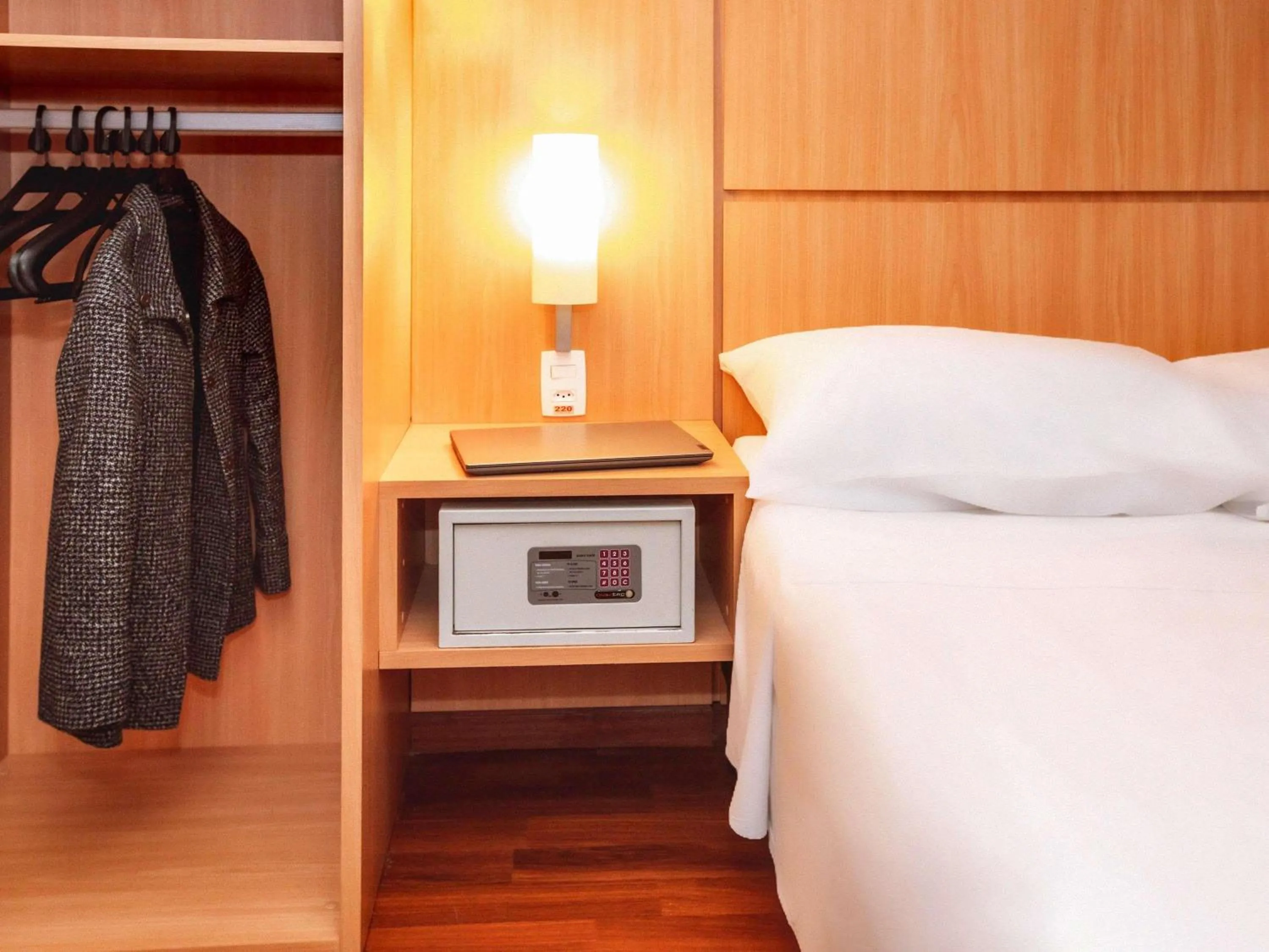 Bedroom, Bed in Ibis Belo Horizonte Savassi