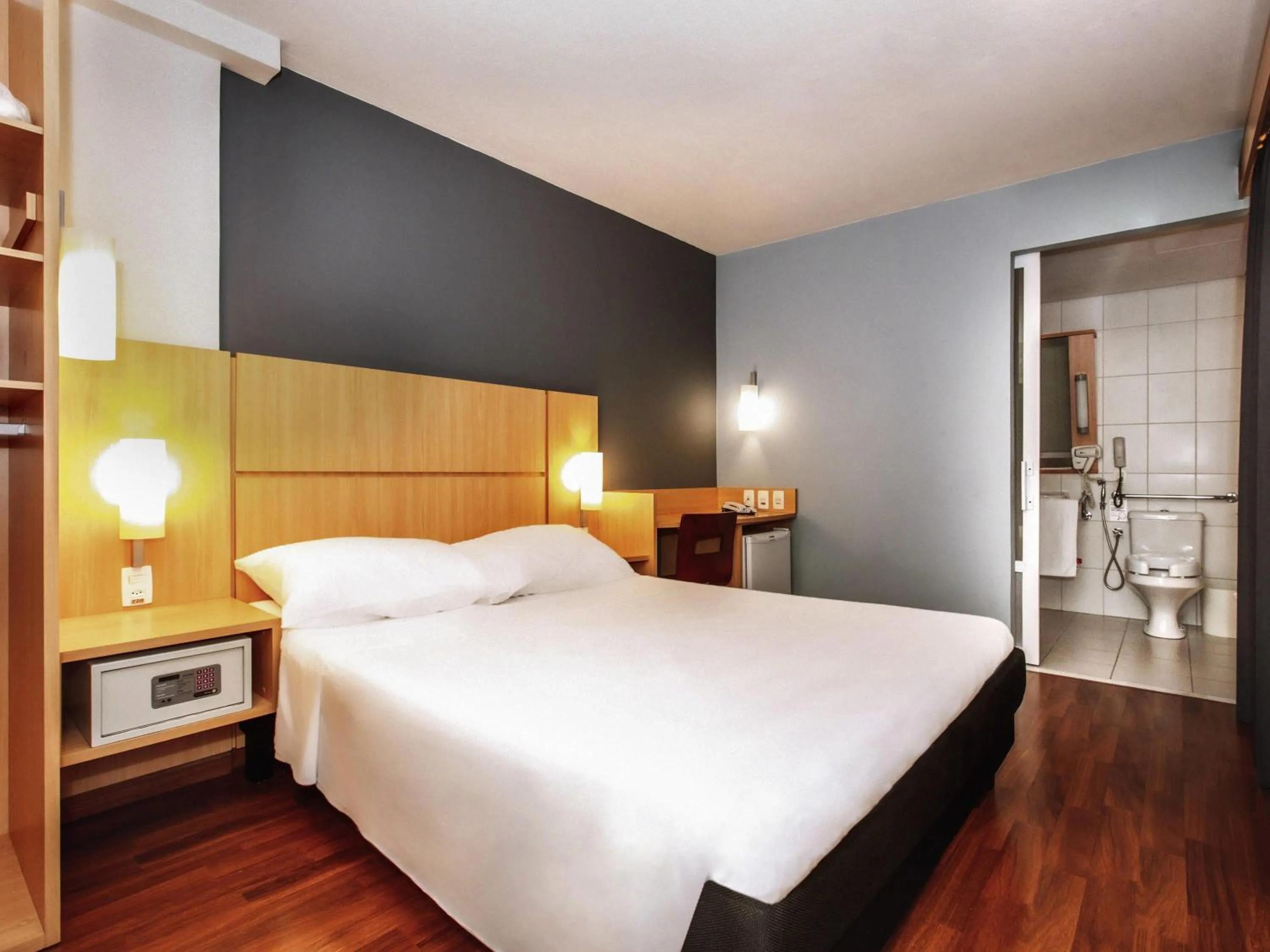 Bedroom, Bed in Ibis Belo Horizonte Savassi