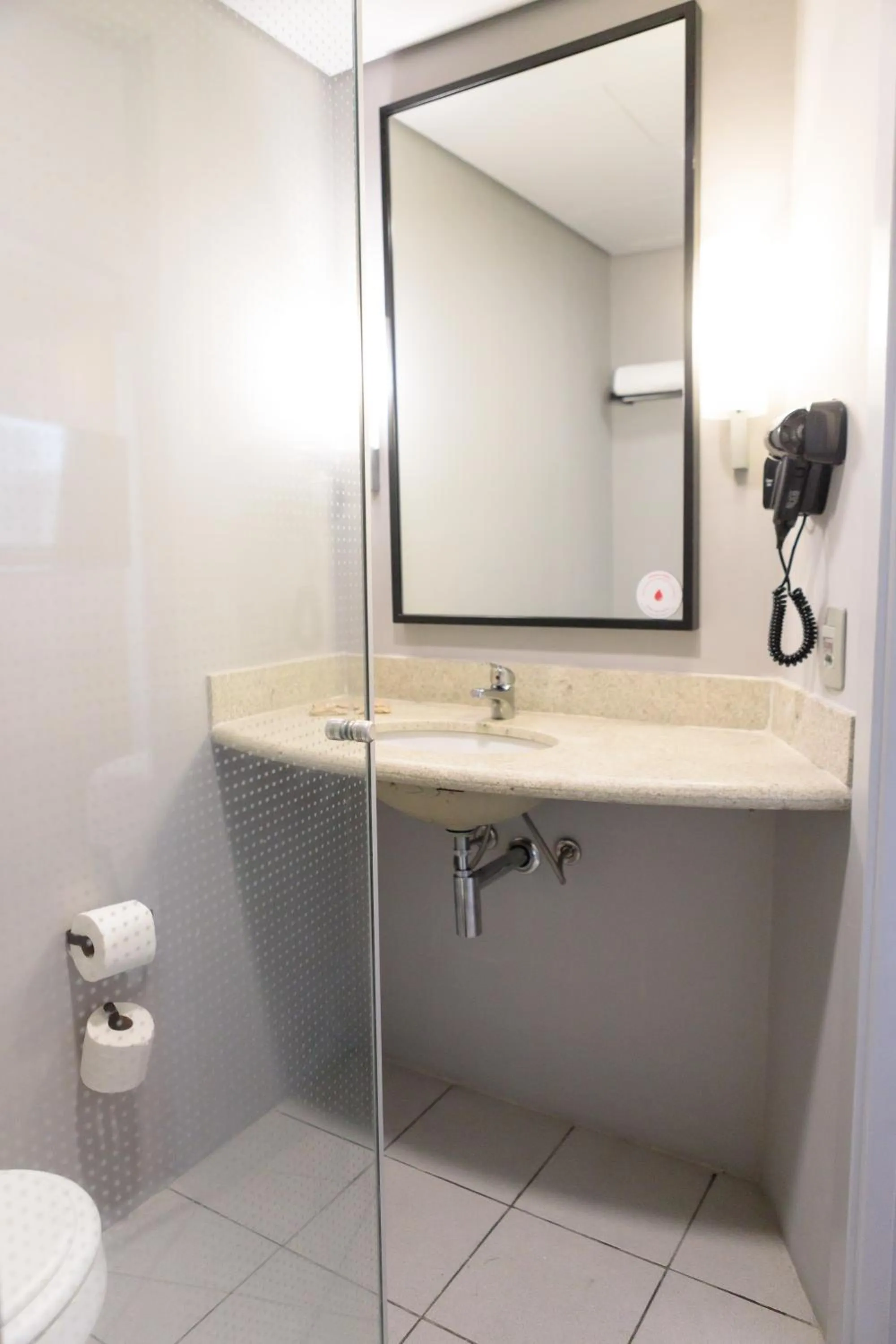 Bathroom in Ibis Belo Horizonte Savassi