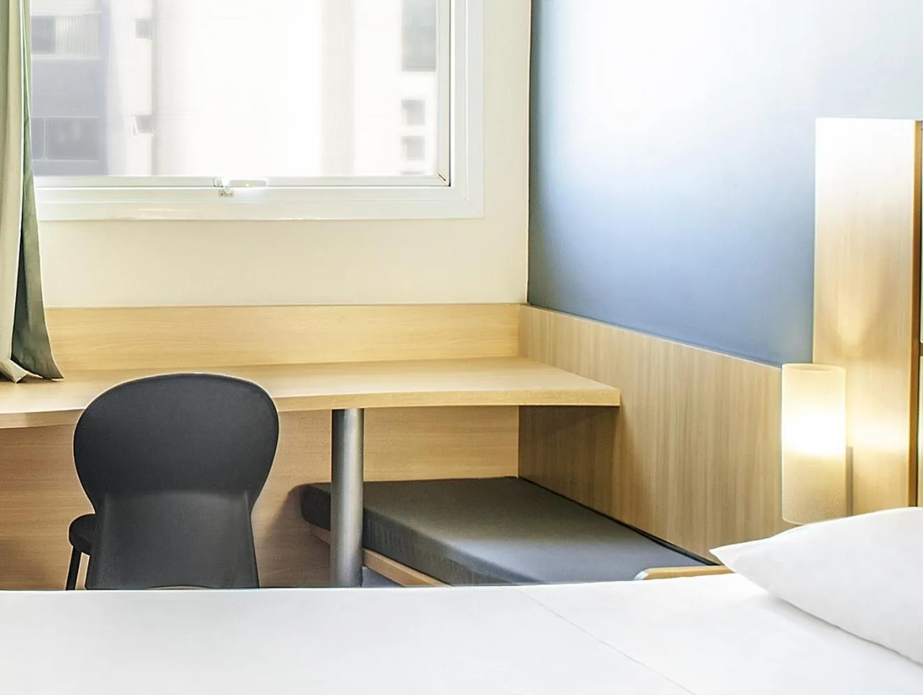 Photo of the whole room, Bed in Ibis Belo Horizonte Savassi