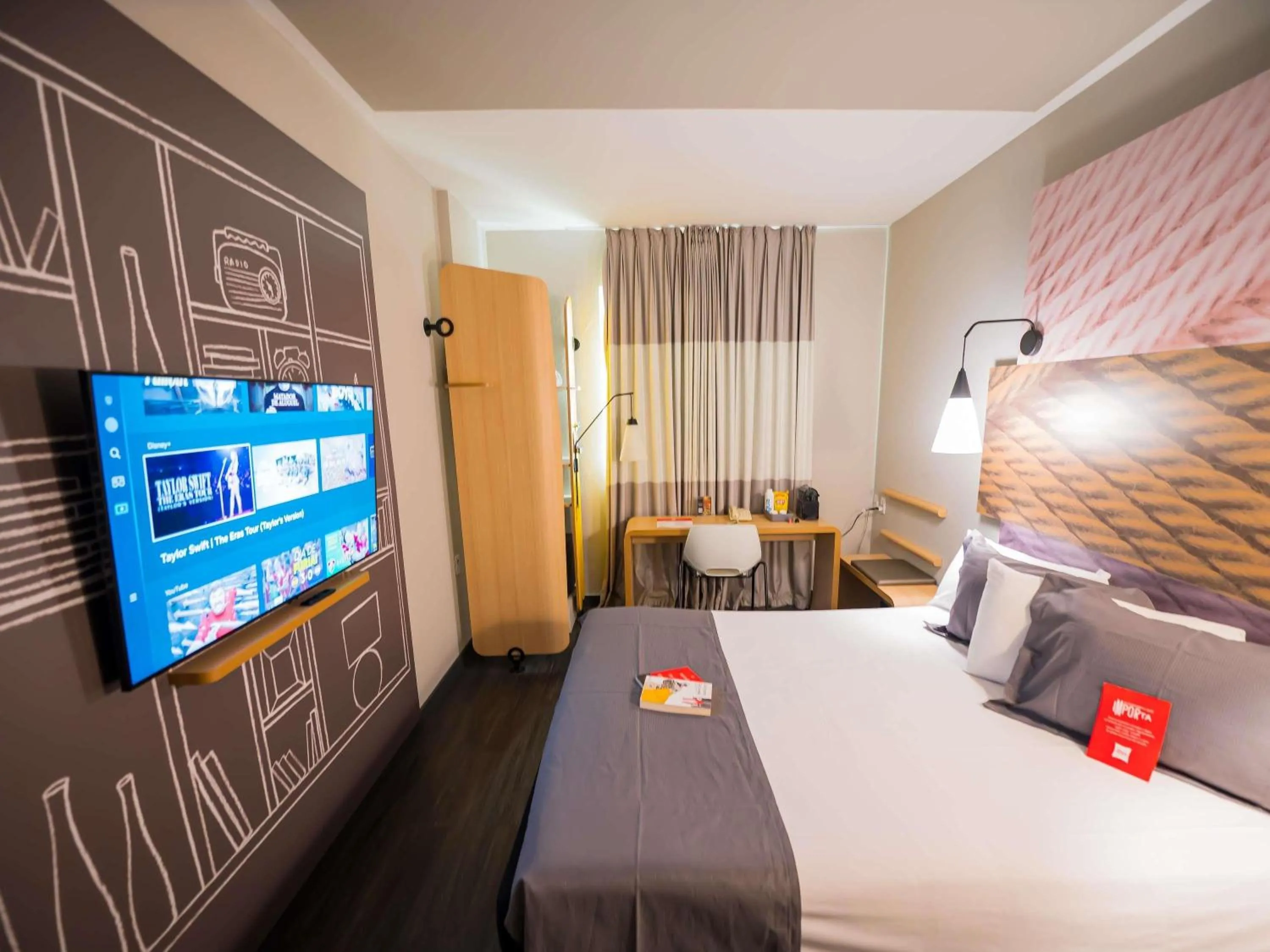 Bedroom, Bed in ibis Ribeirao Preto Shopping