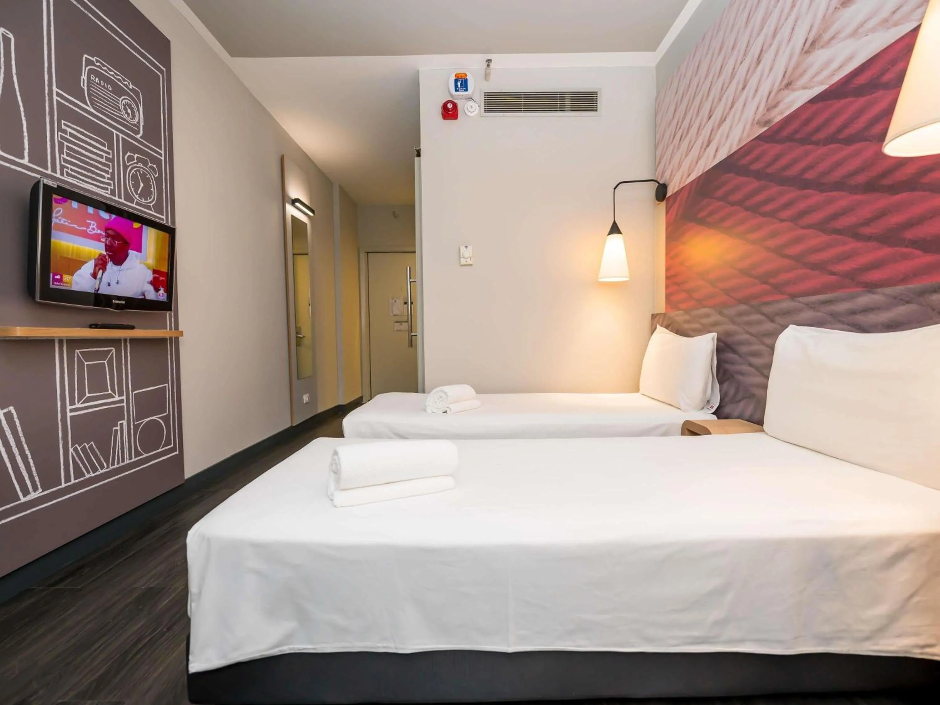 Bedroom, Bed in ibis Ribeirao Preto Shopping