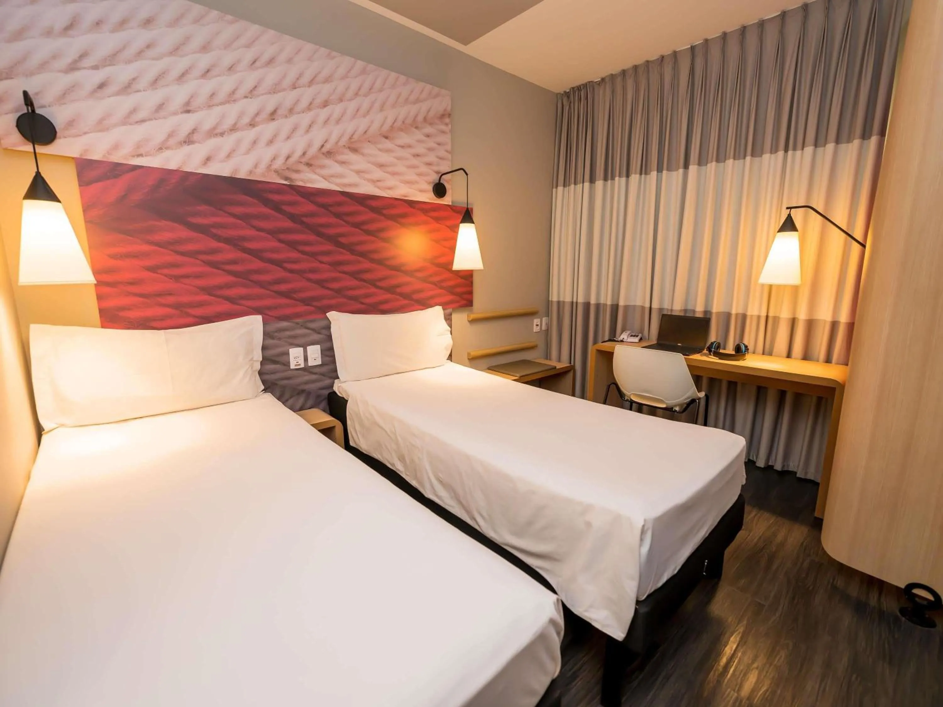 Bedroom, Bed in ibis Ribeirao Preto Shopping