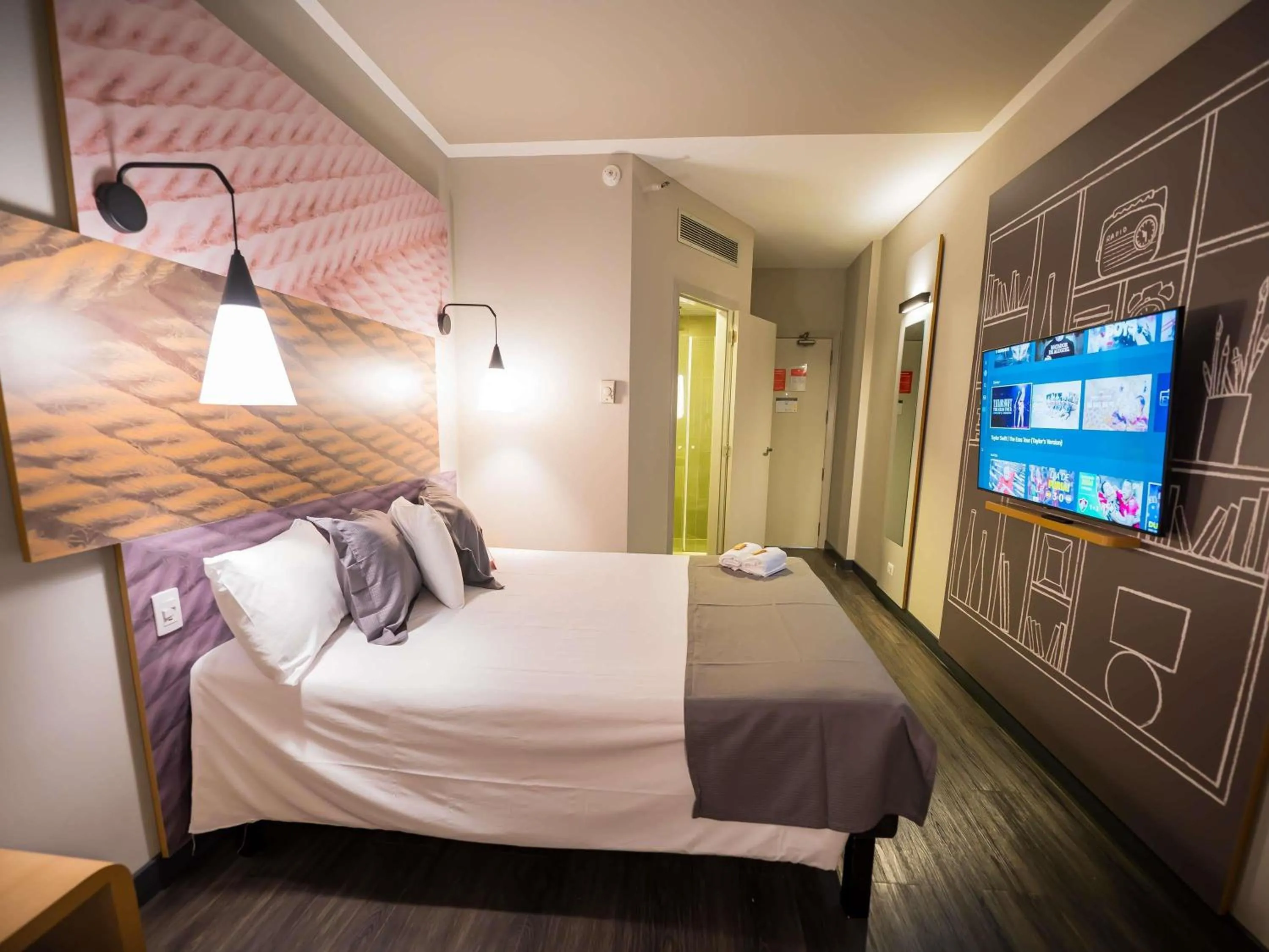 Bedroom, Bed in ibis Ribeirao Preto Shopping