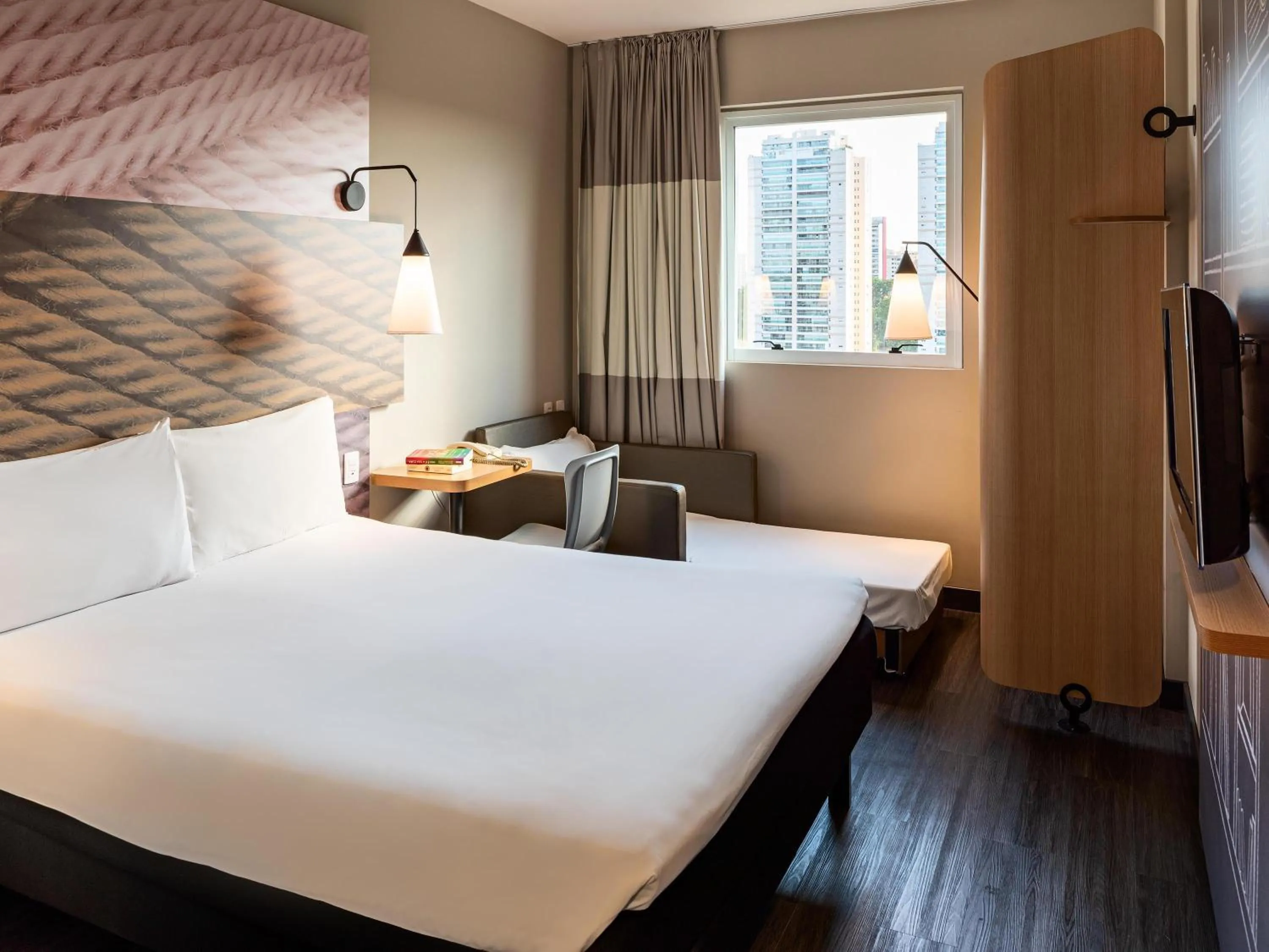 Bedroom, Bed in ibis Ribeirao Preto Shopping