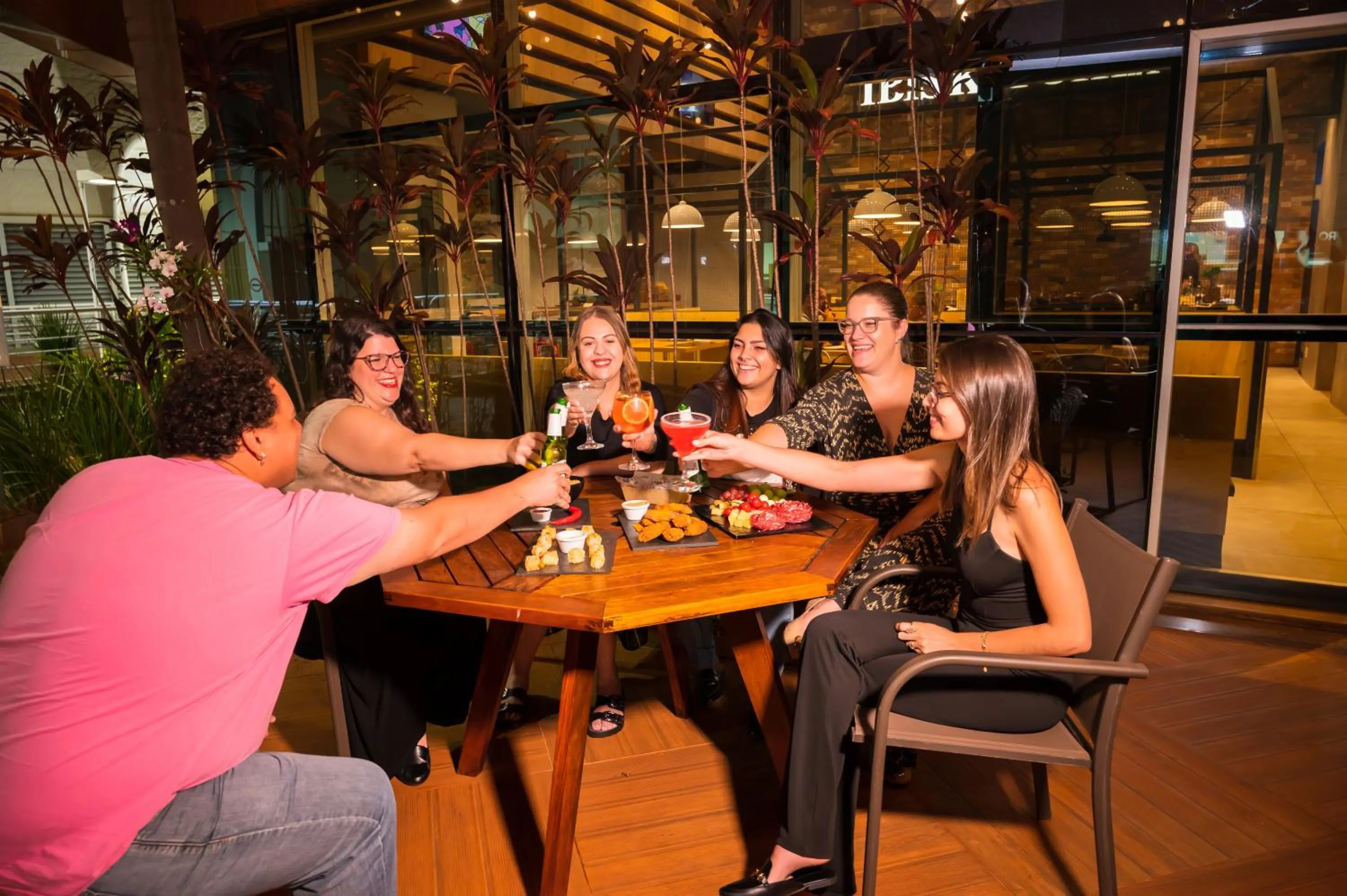 Lounge or bar in ibis Ribeirao Preto Shopping