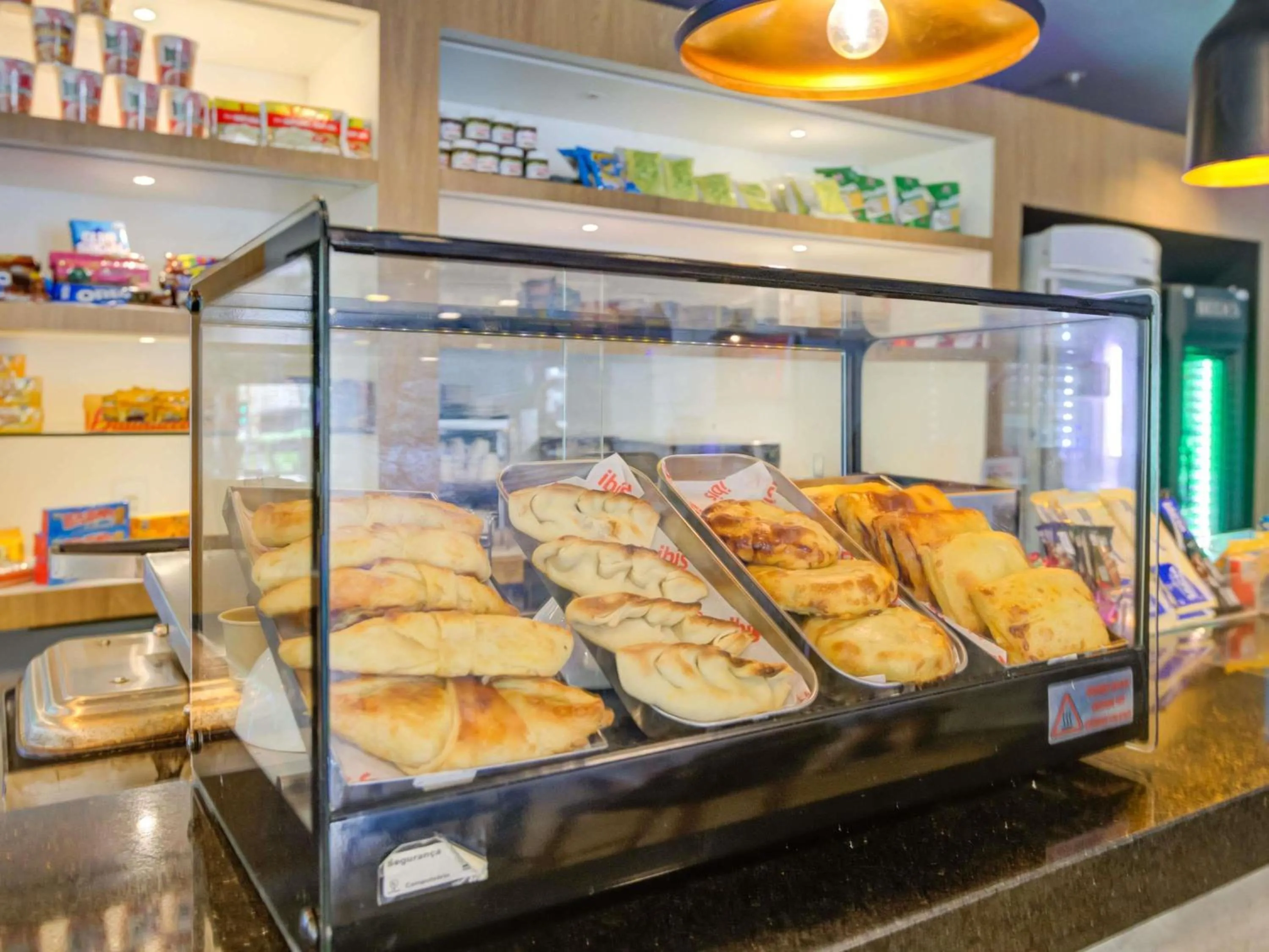 Lounge or bar in ibis Rio de Janeiro Santos Dumont