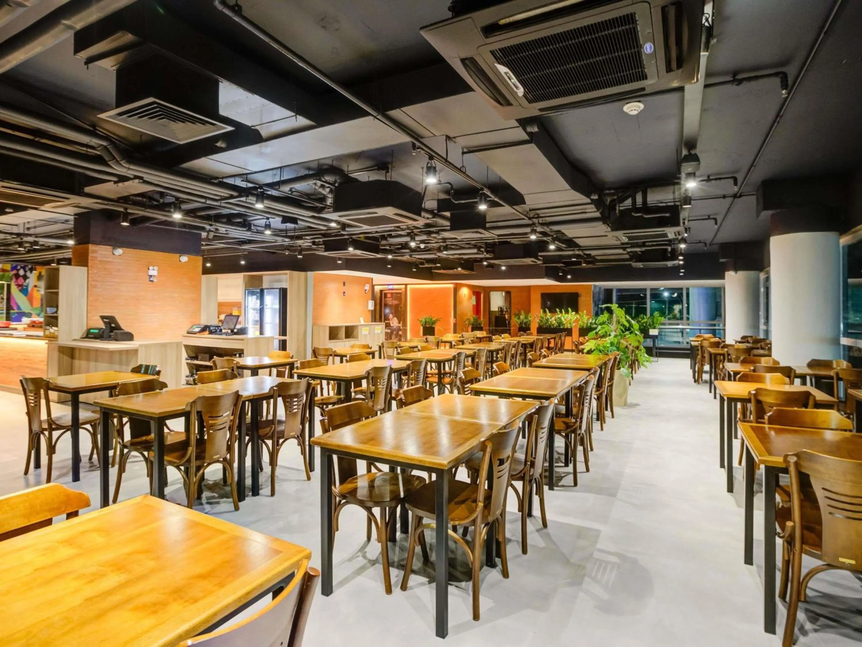 Restaurant/places to eat in ibis Rio de Janeiro Santos Dumont