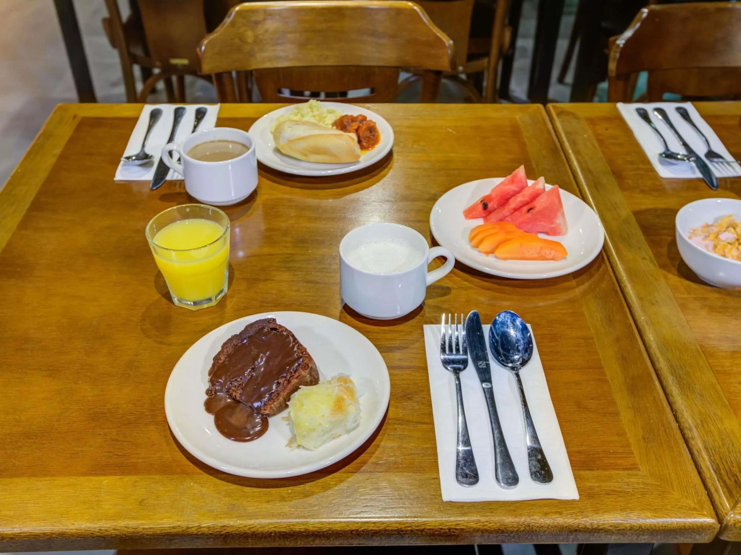 Restaurant/places to eat in ibis Rio de Janeiro Santos Dumont