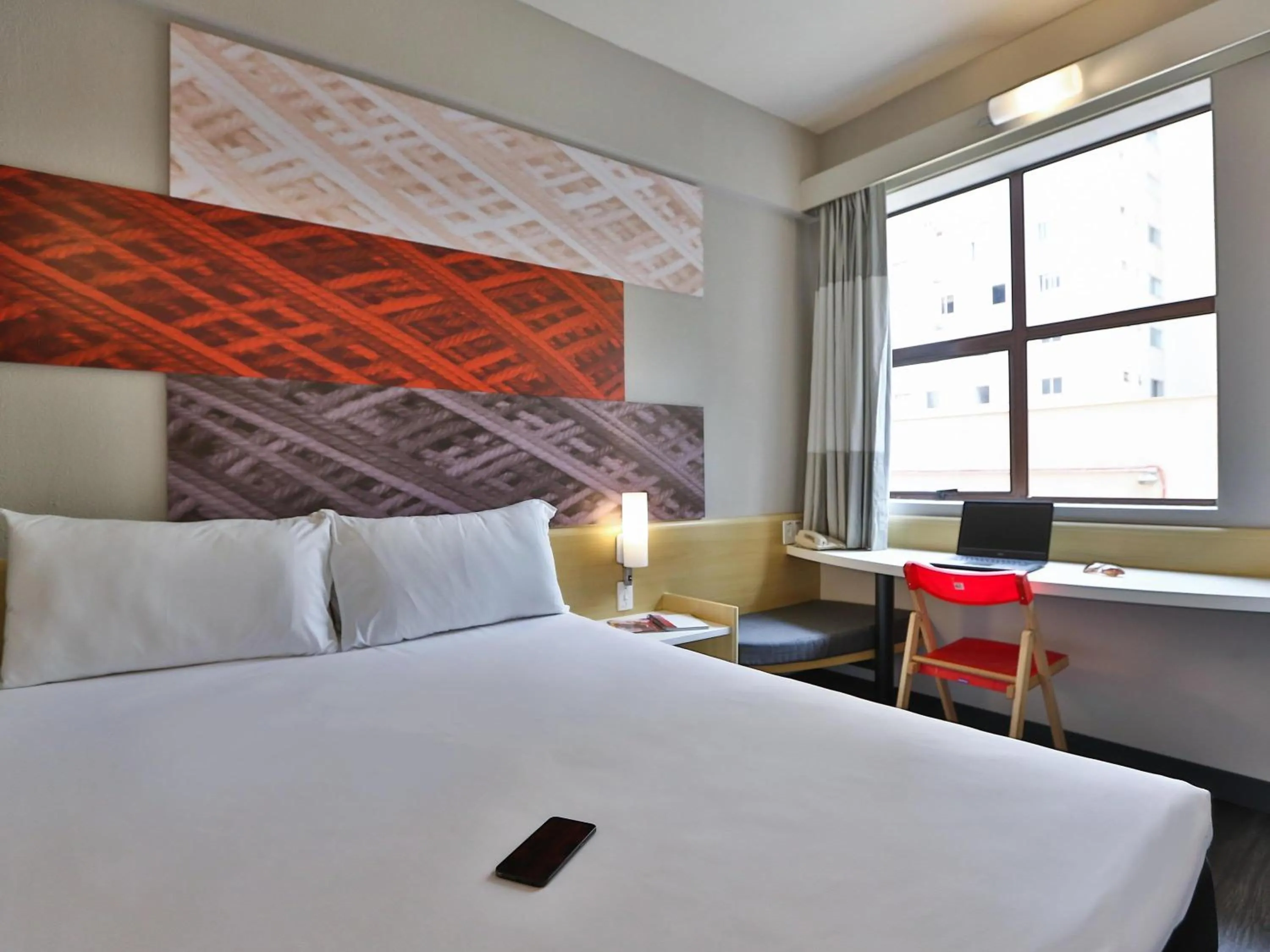 Bedroom, Bed in Ibis Maringa