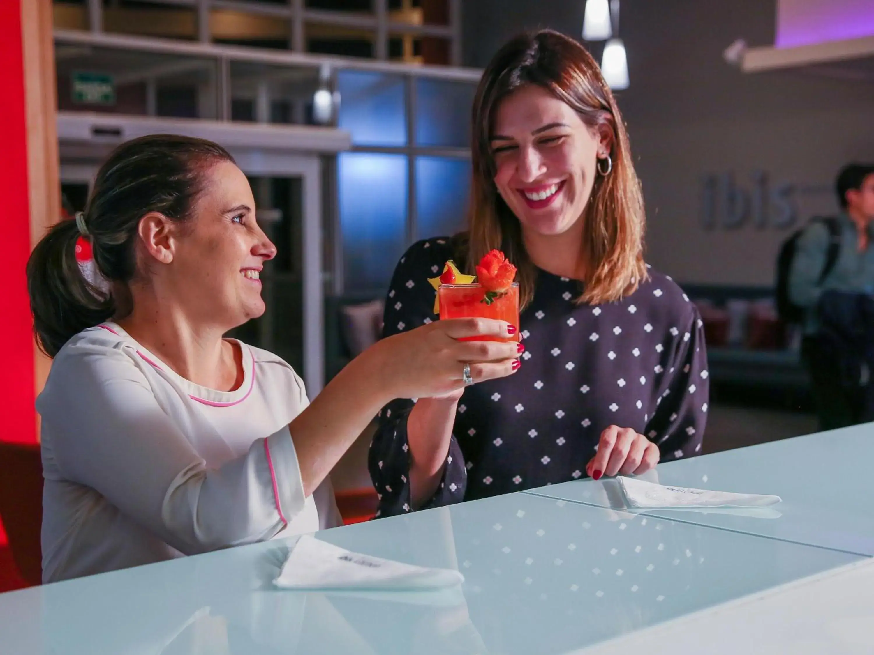 Lounge or bar in Ibis Maringa Lounge or bar in Ibis Maringa