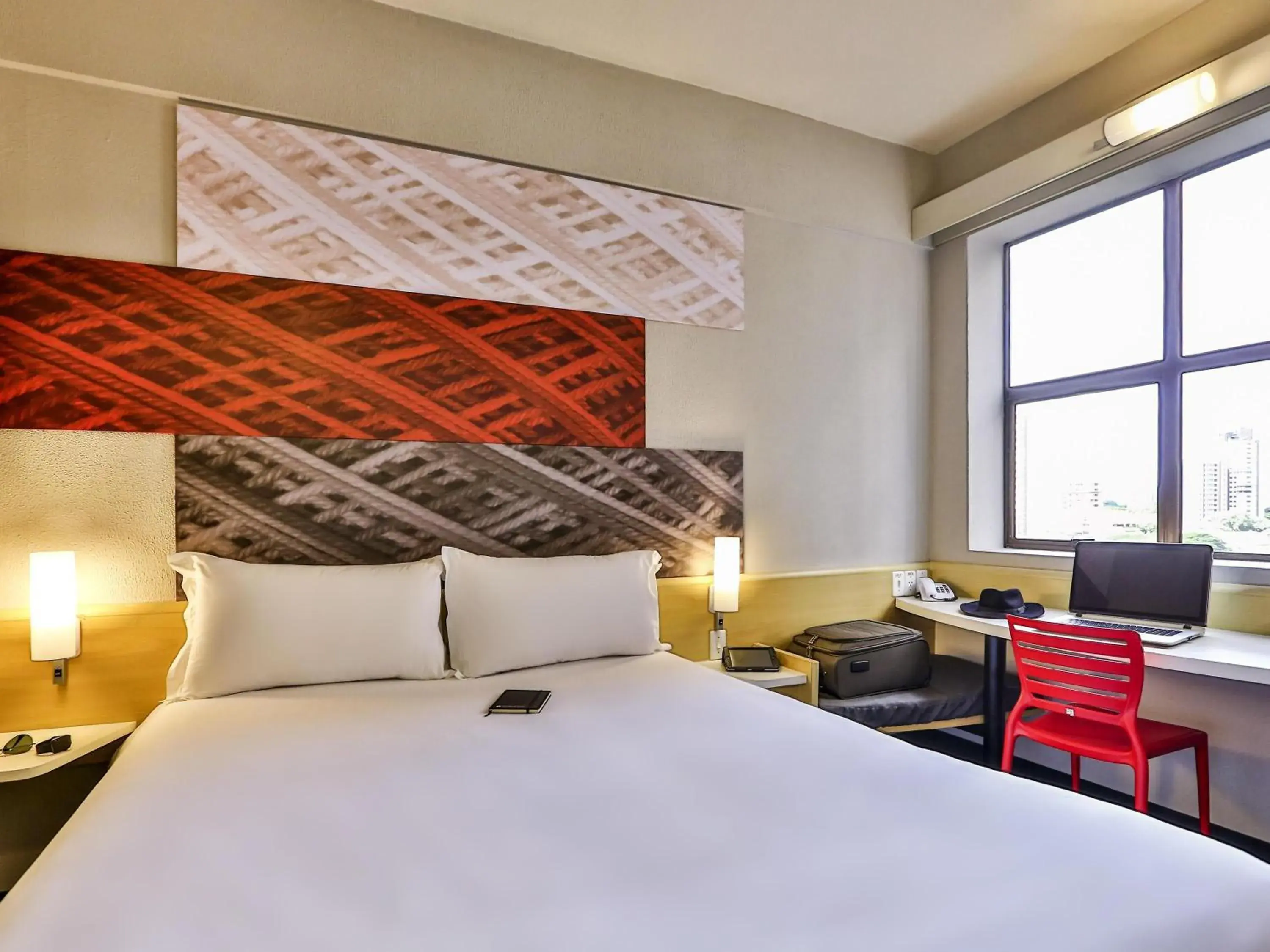 Bedroom, Bed in Ibis Maringa Bedroom, Bed in Ibis Maringa