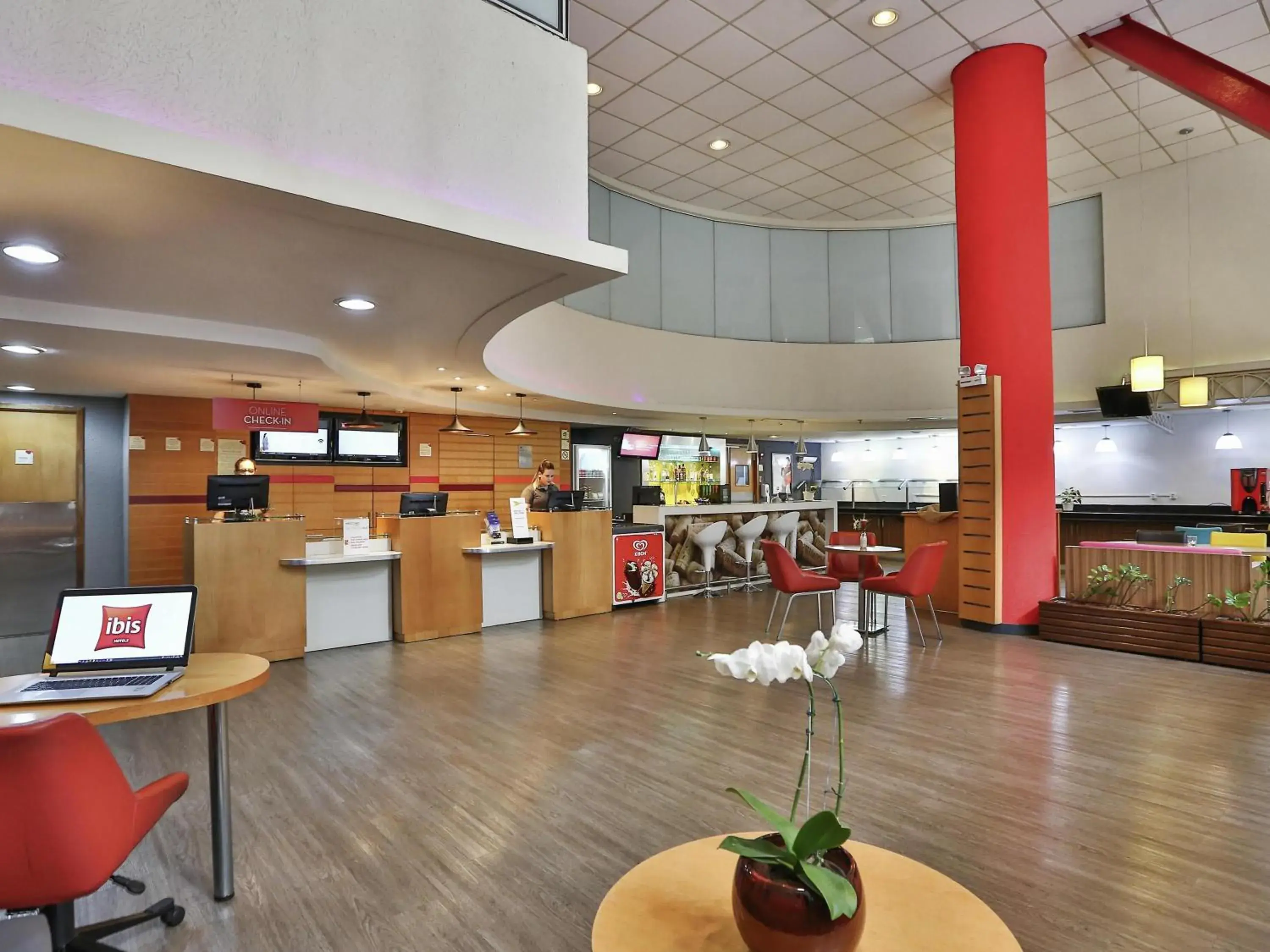 Property building in Ibis Maringa Property building in Ibis Maringa