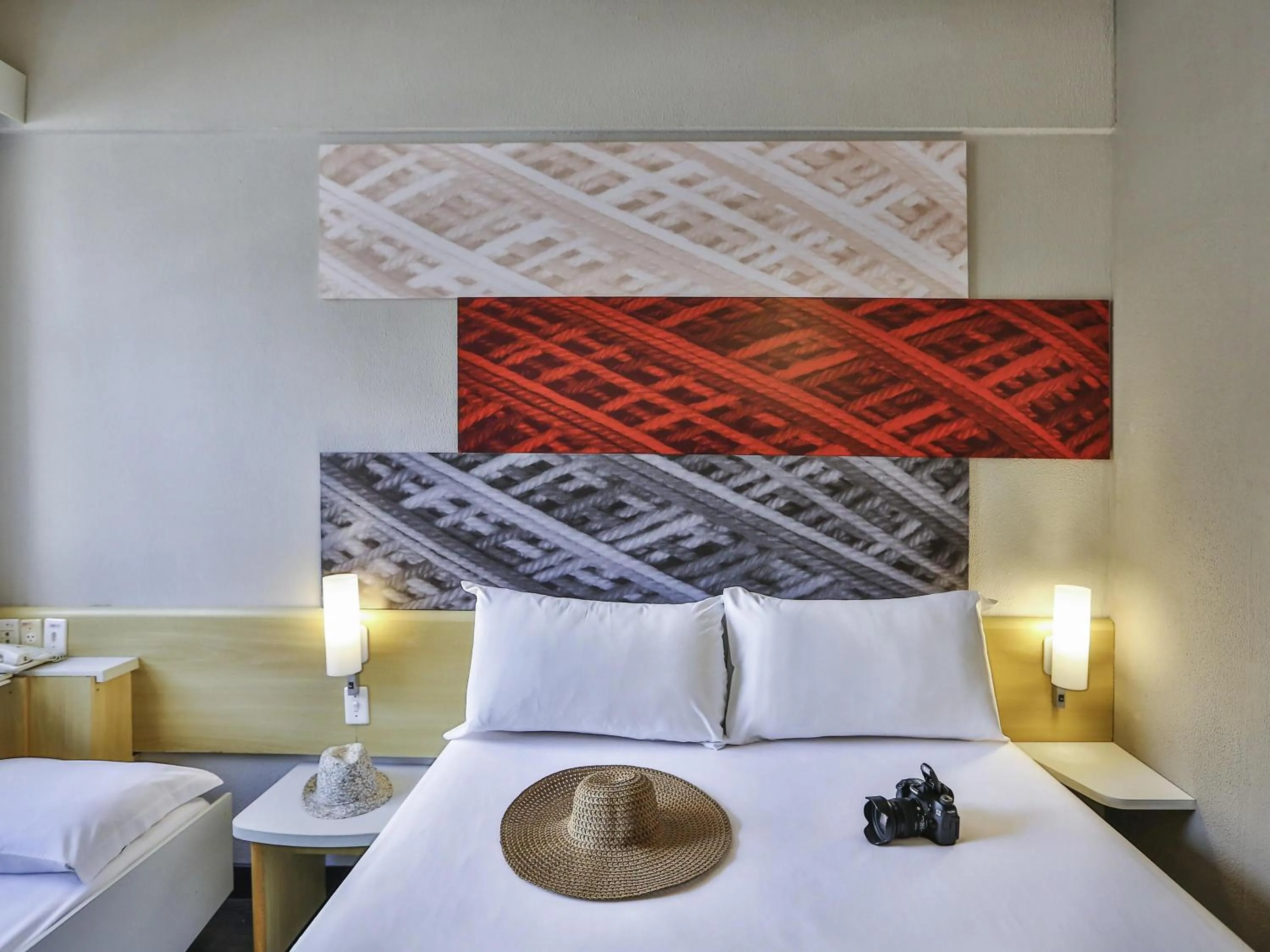 Bedroom, Bed in Ibis Maringa