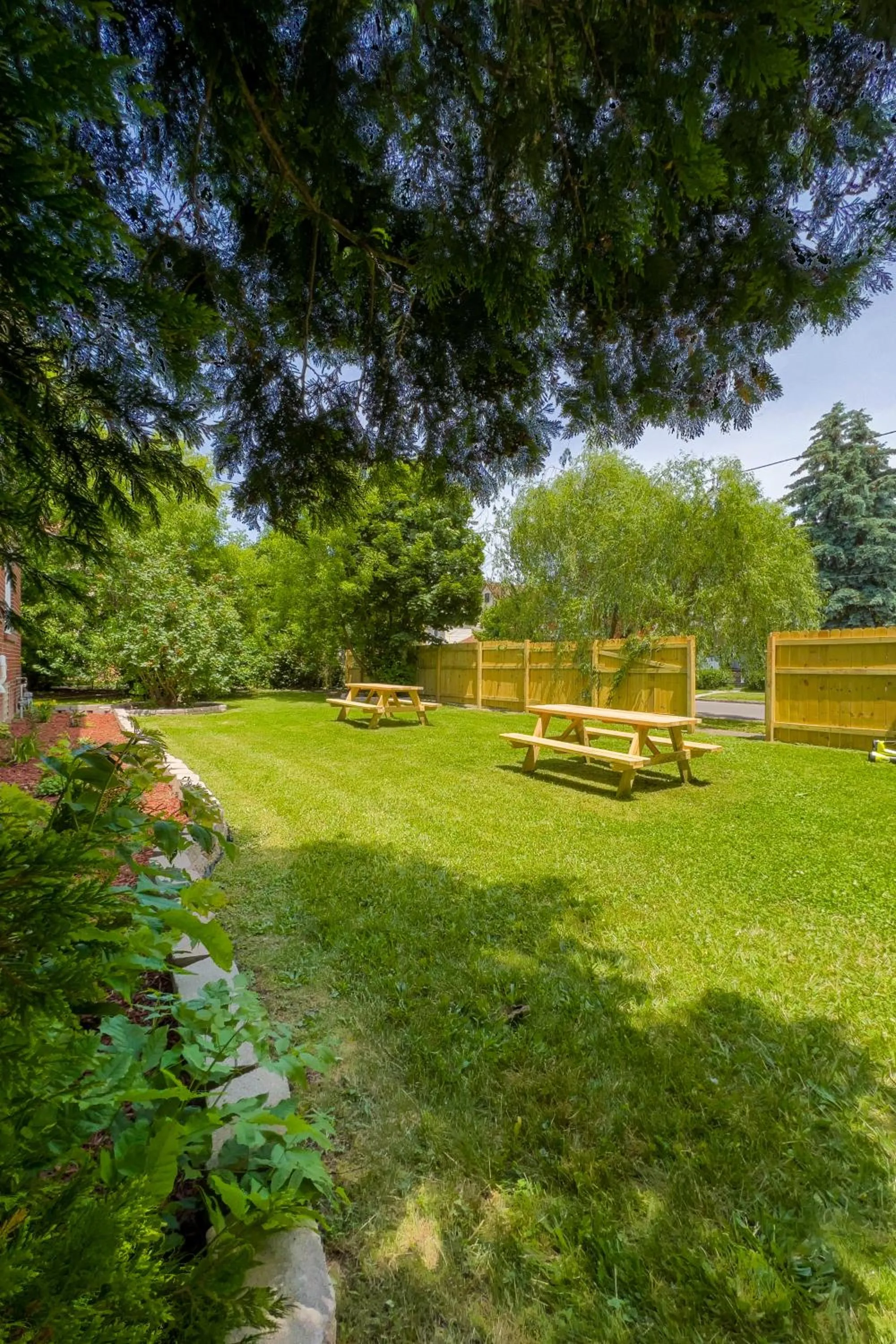 Garden view in The Trotter Manor- With Private Yard & Free Parking, Minutes From Falls & Casino by Niagara Hospital