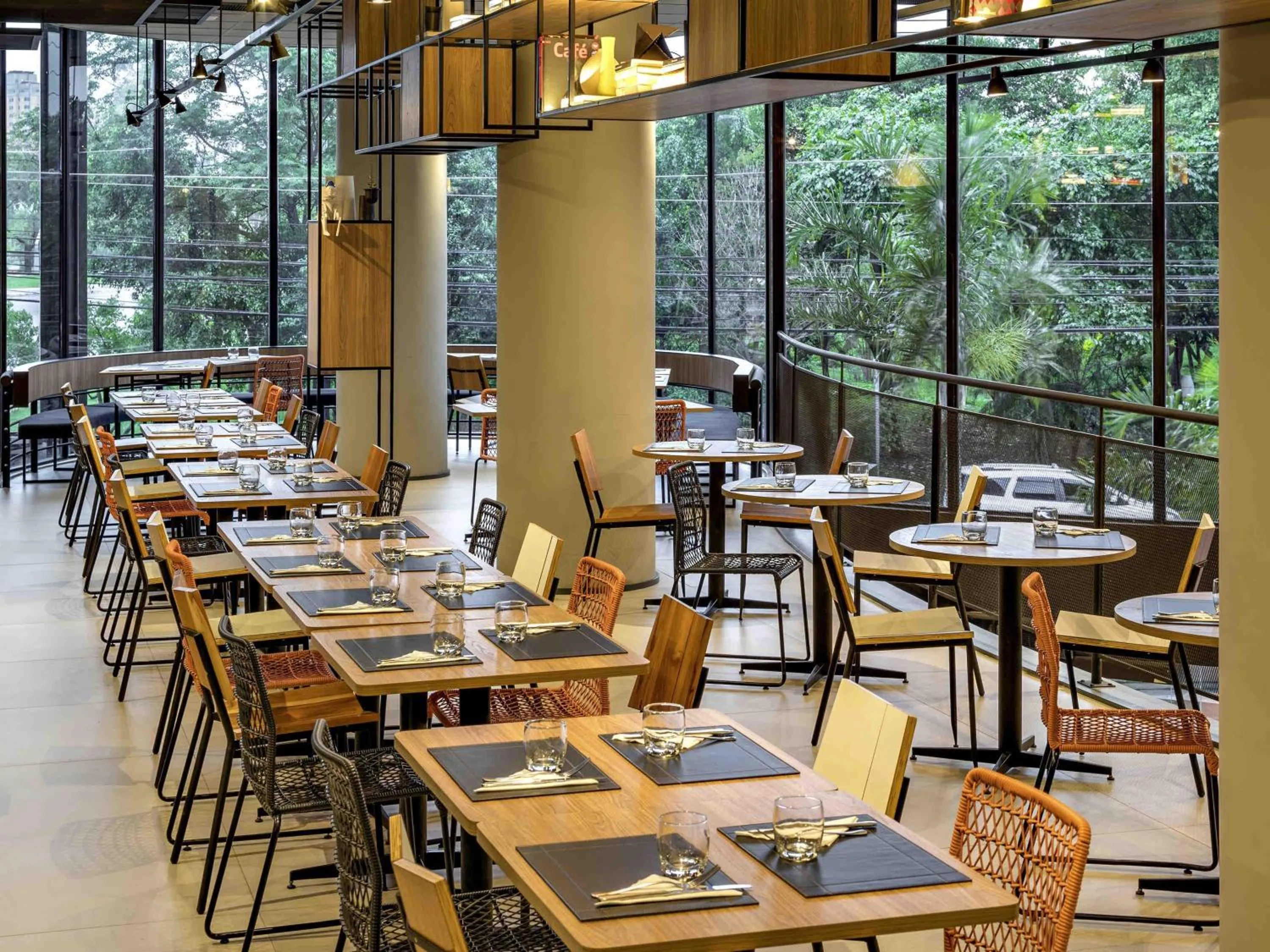 Restaurant/places to eat in ibis Sao Paulo Barra Funda