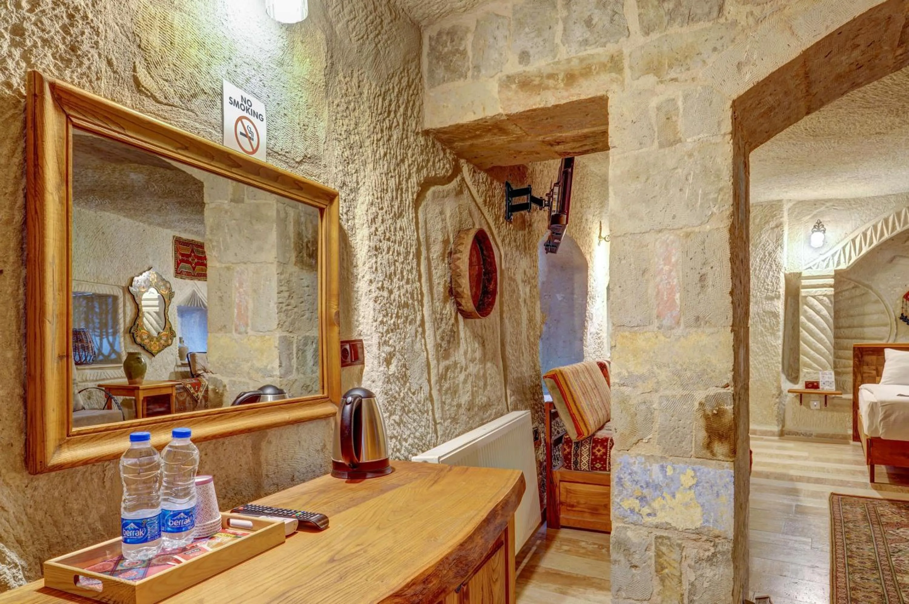 Coffee/tea facilities in Avilla Cave Hotel