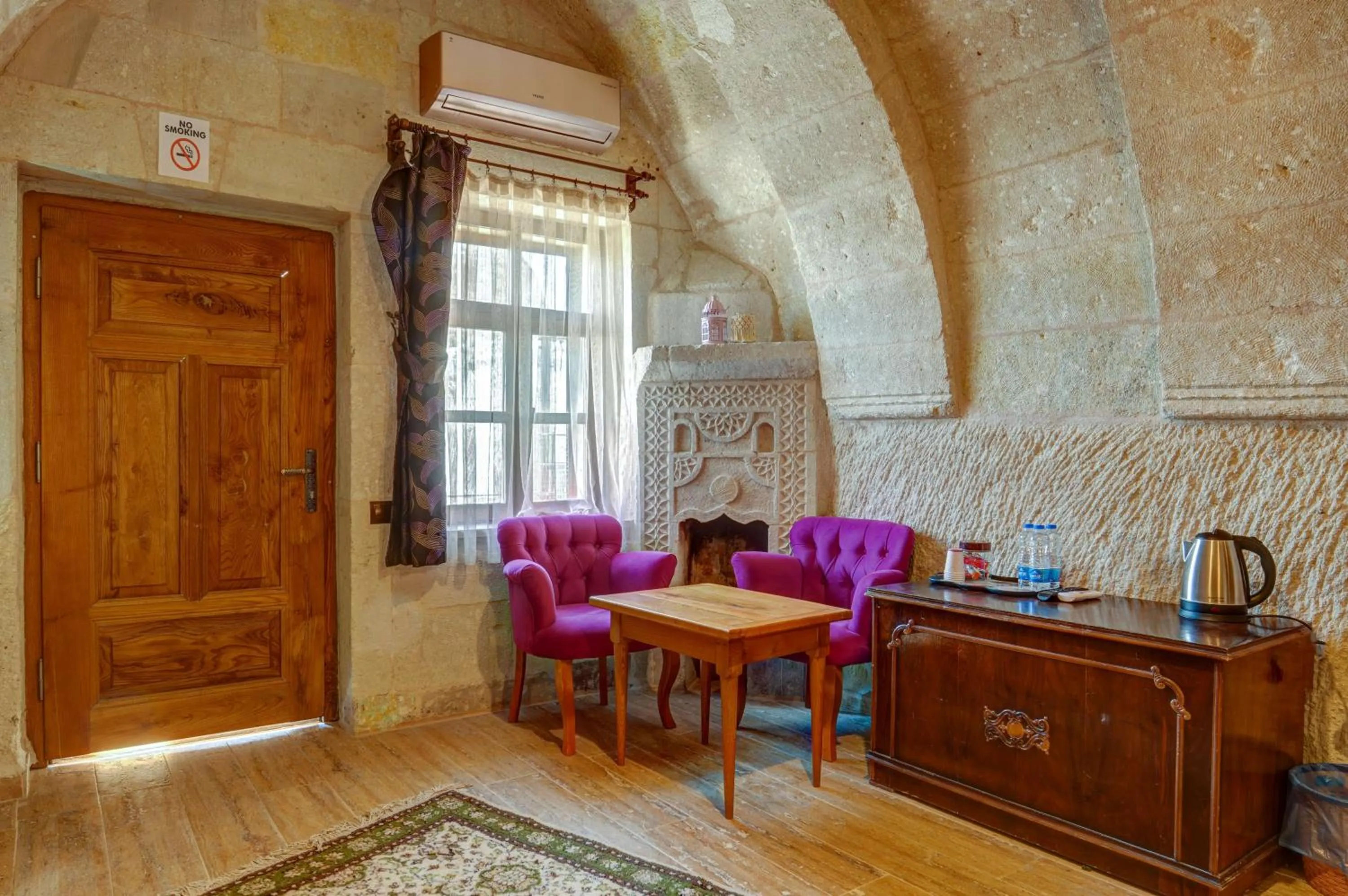 Coffee/tea facilities in Avilla Cave Hotel