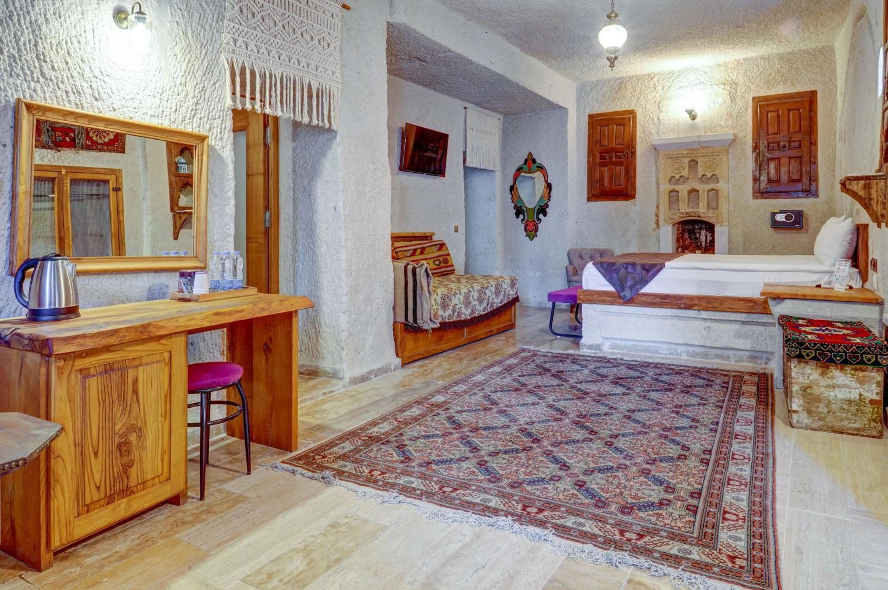 Photo of the whole room, Bed in Avilla Cave Hotel