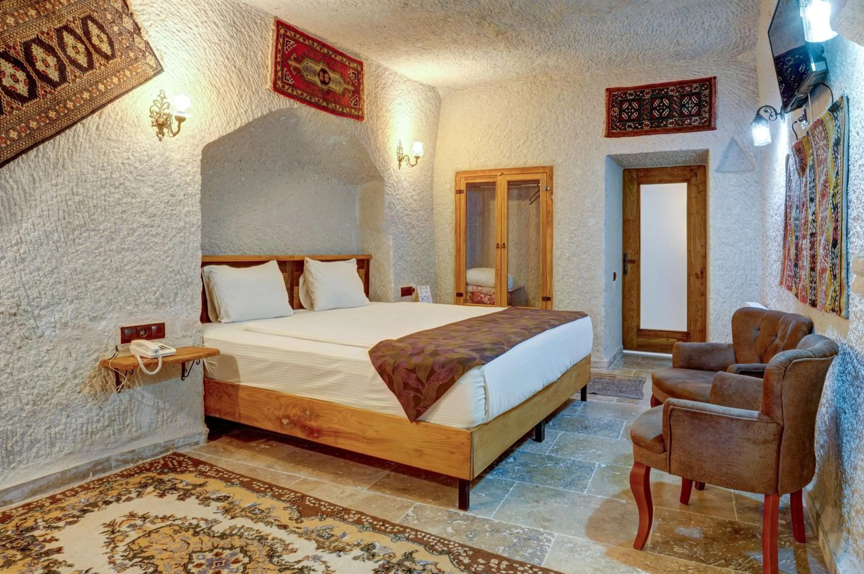 Photo of the whole room, Bed in Avilla Cave Hotel