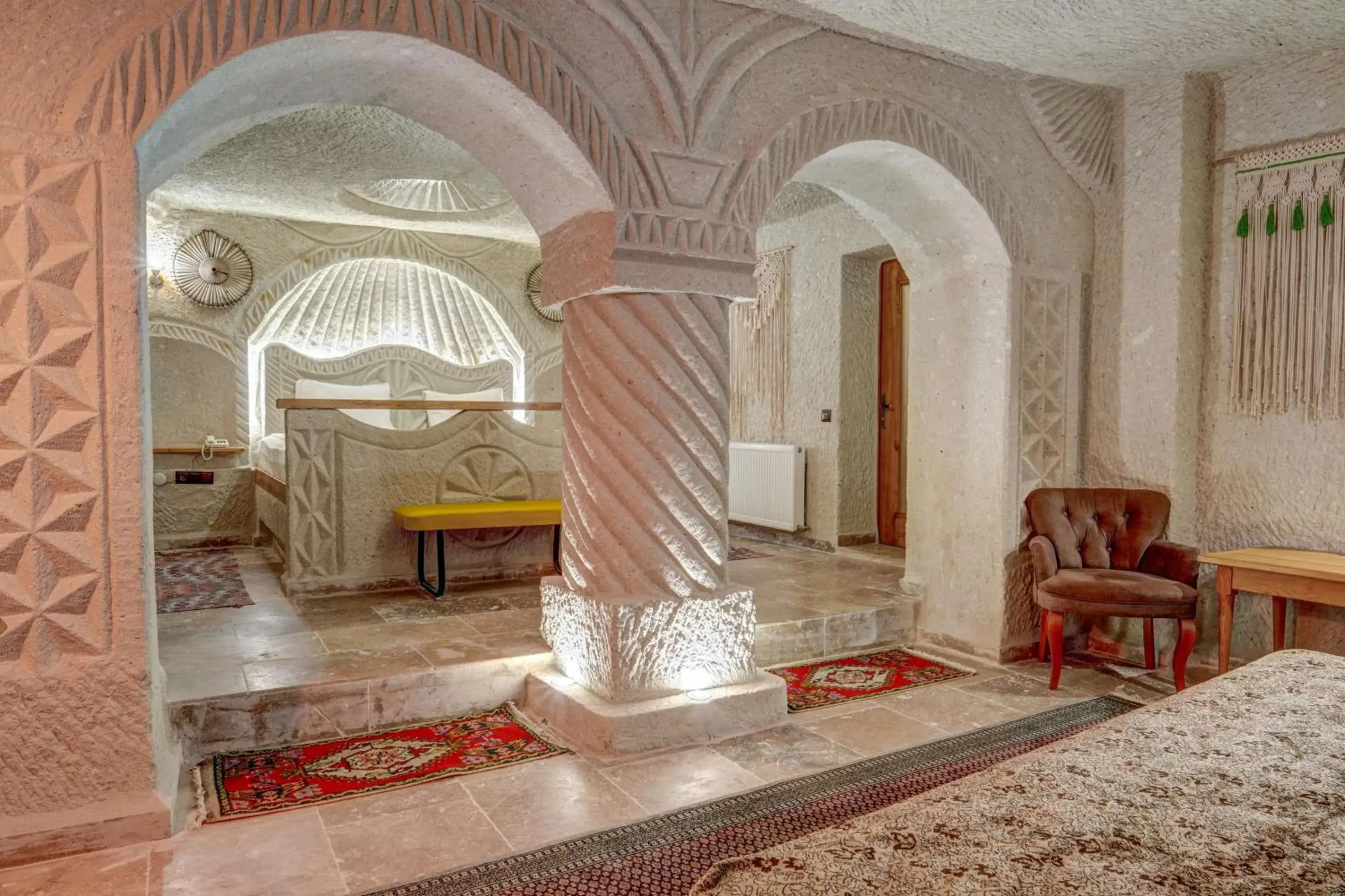 Suite with Hot Tub in Avilla Cave Hotel Suite with Hot Tub in Avilla Cave Hotel