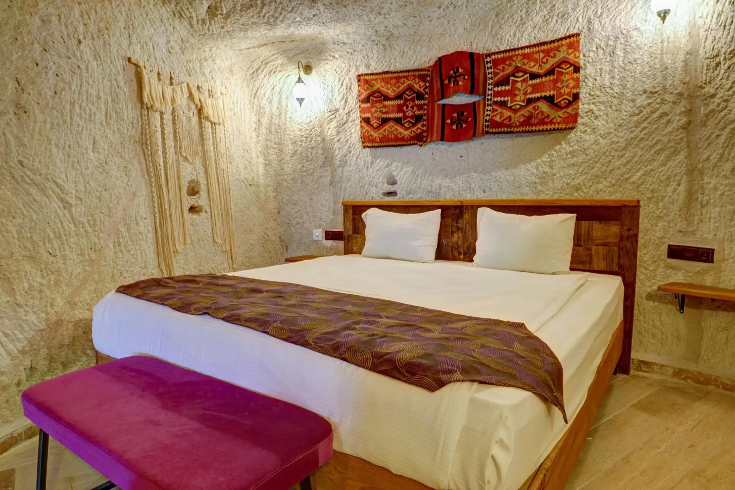 Economy Triple Room in Avilla Cave Hotel Economy Triple Room in Avilla Cave Hotel