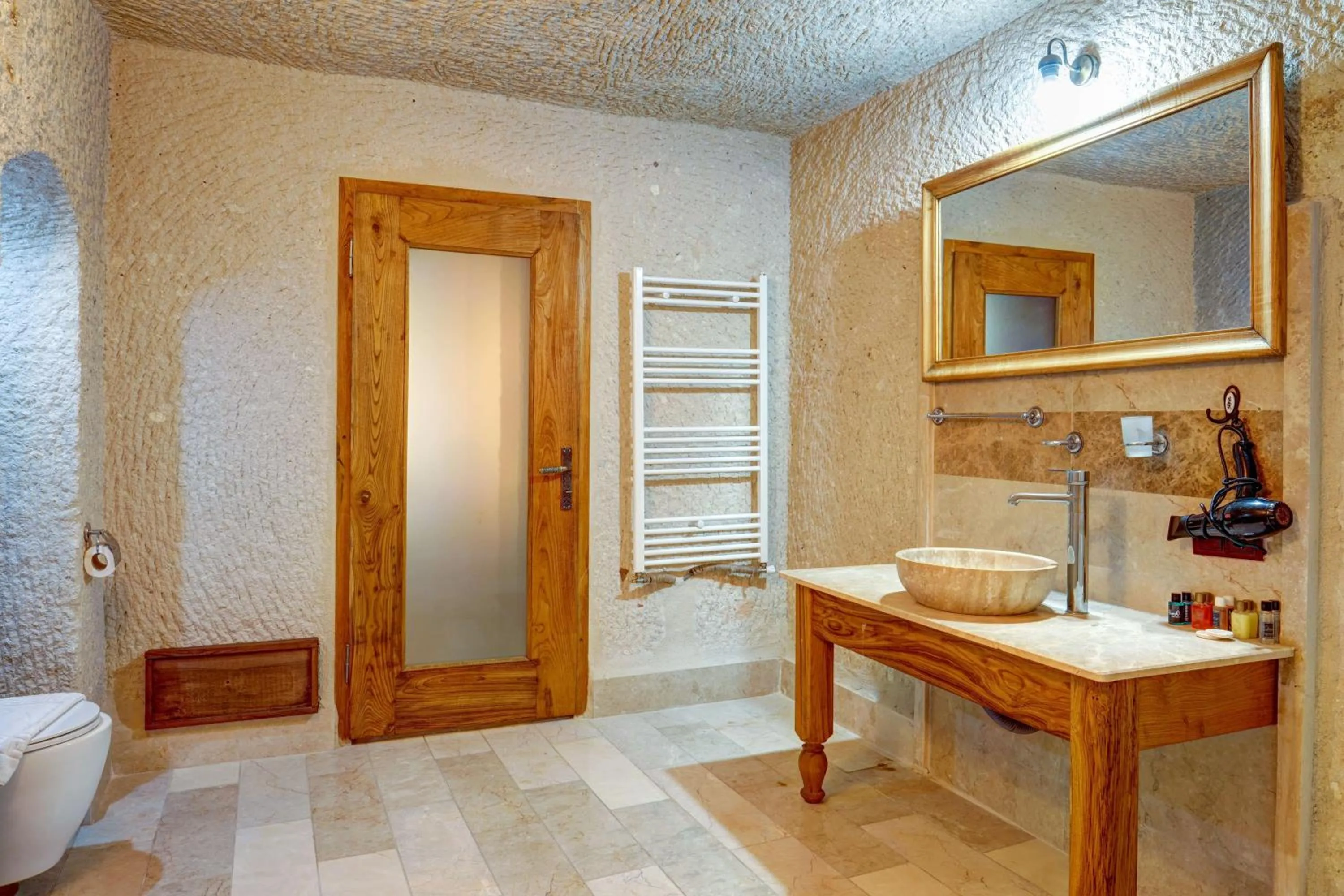 Bathroom in Avilla Cave Hotel