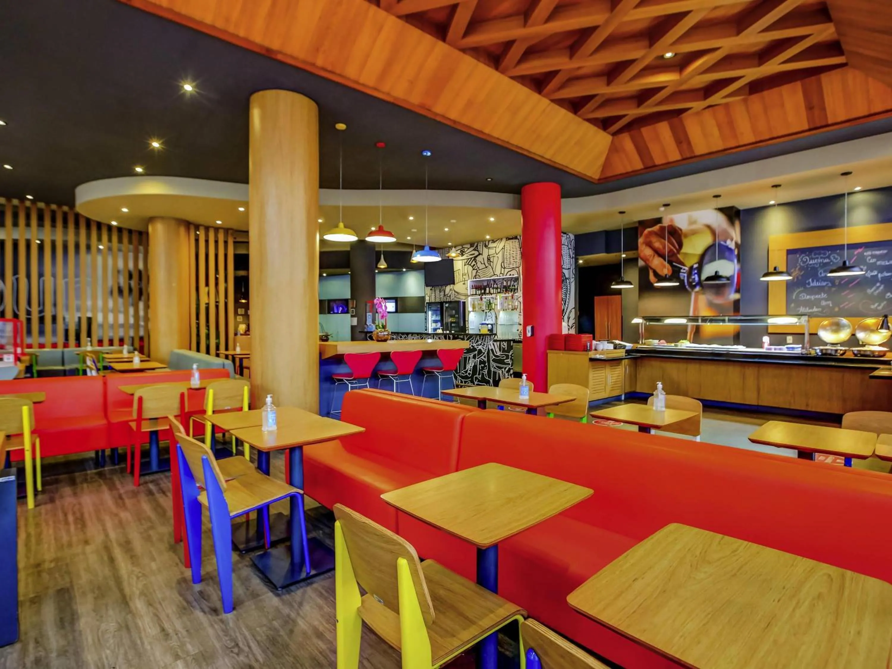 Restaurant/places to eat in ibis Tambore