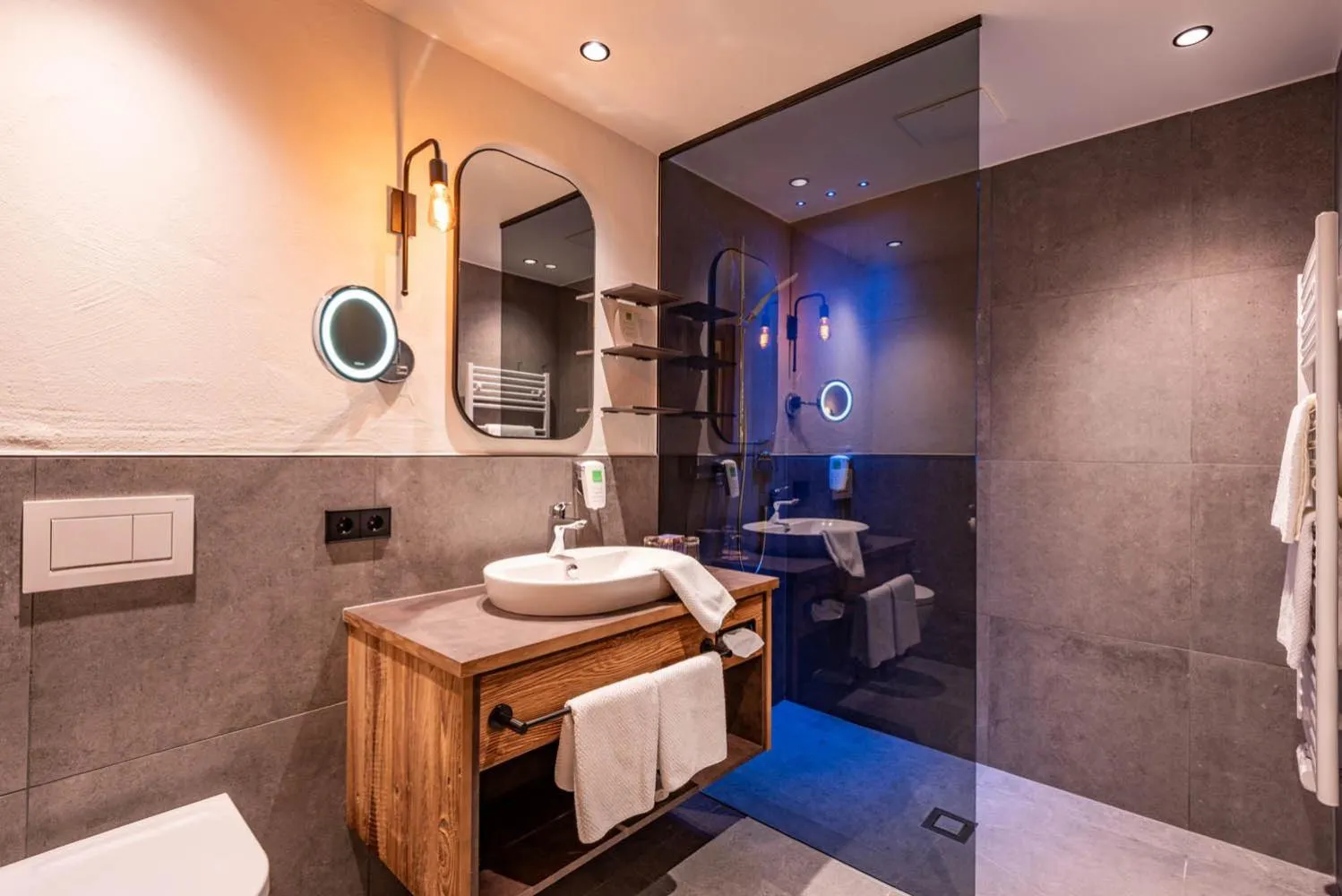 Shower in Hotel Penzinghof