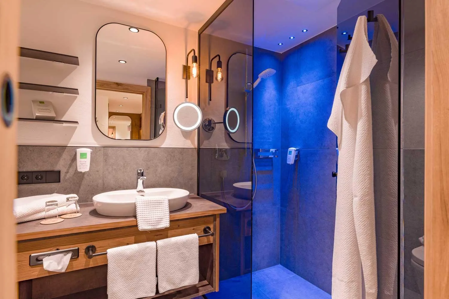 Shower in Hotel Penzinghof