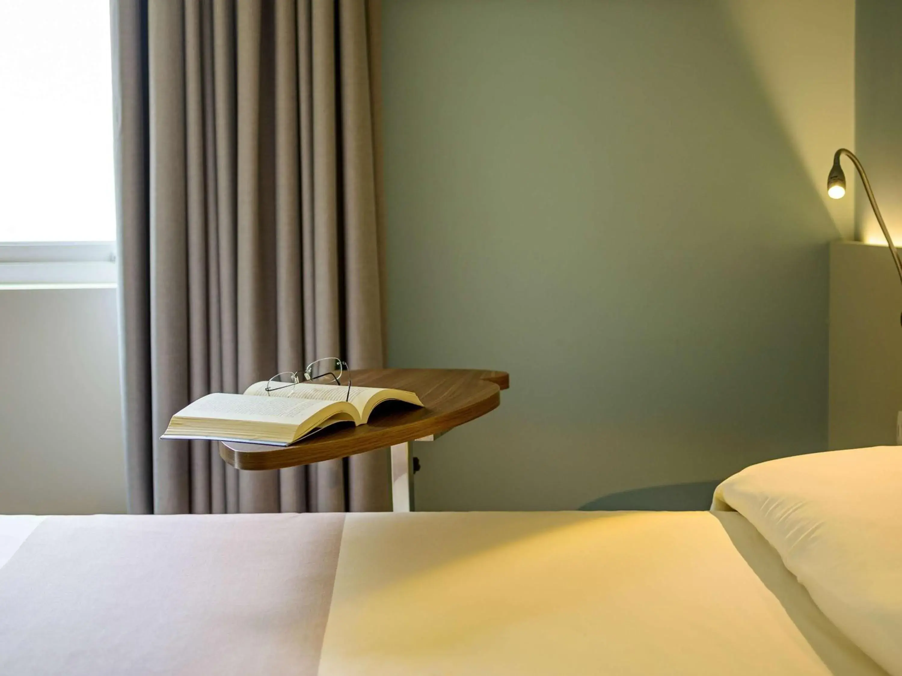 Photo of the whole room, Bed in ibis Styles Curitiba Centro Civico Photo of the whole room, Bed in ibis Styles Curitiba Centro Civico