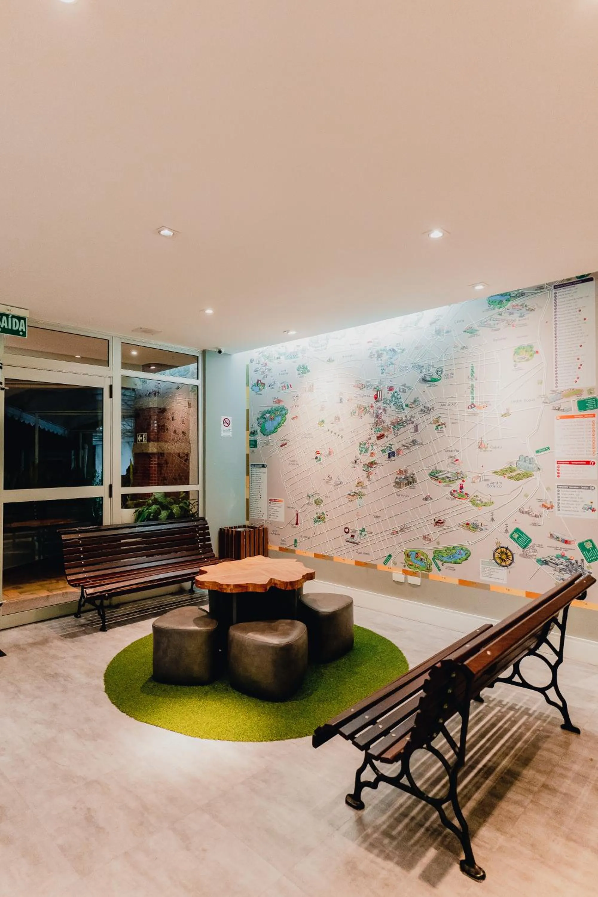 Seating area in ibis Styles Curitiba Centro Civico