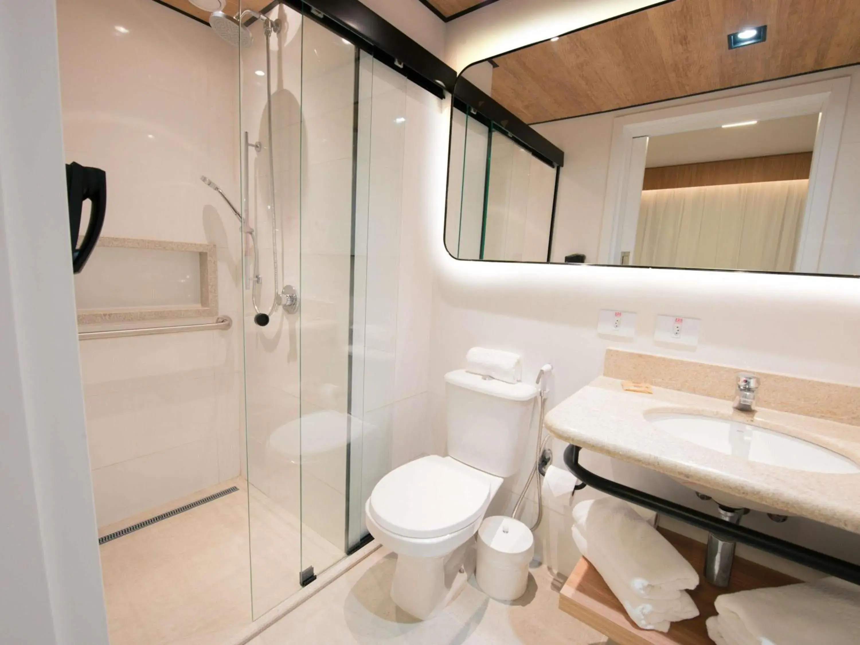 Bedroom in ibis Curitiba Shopping Bedroom in ibis Curitiba Shopping