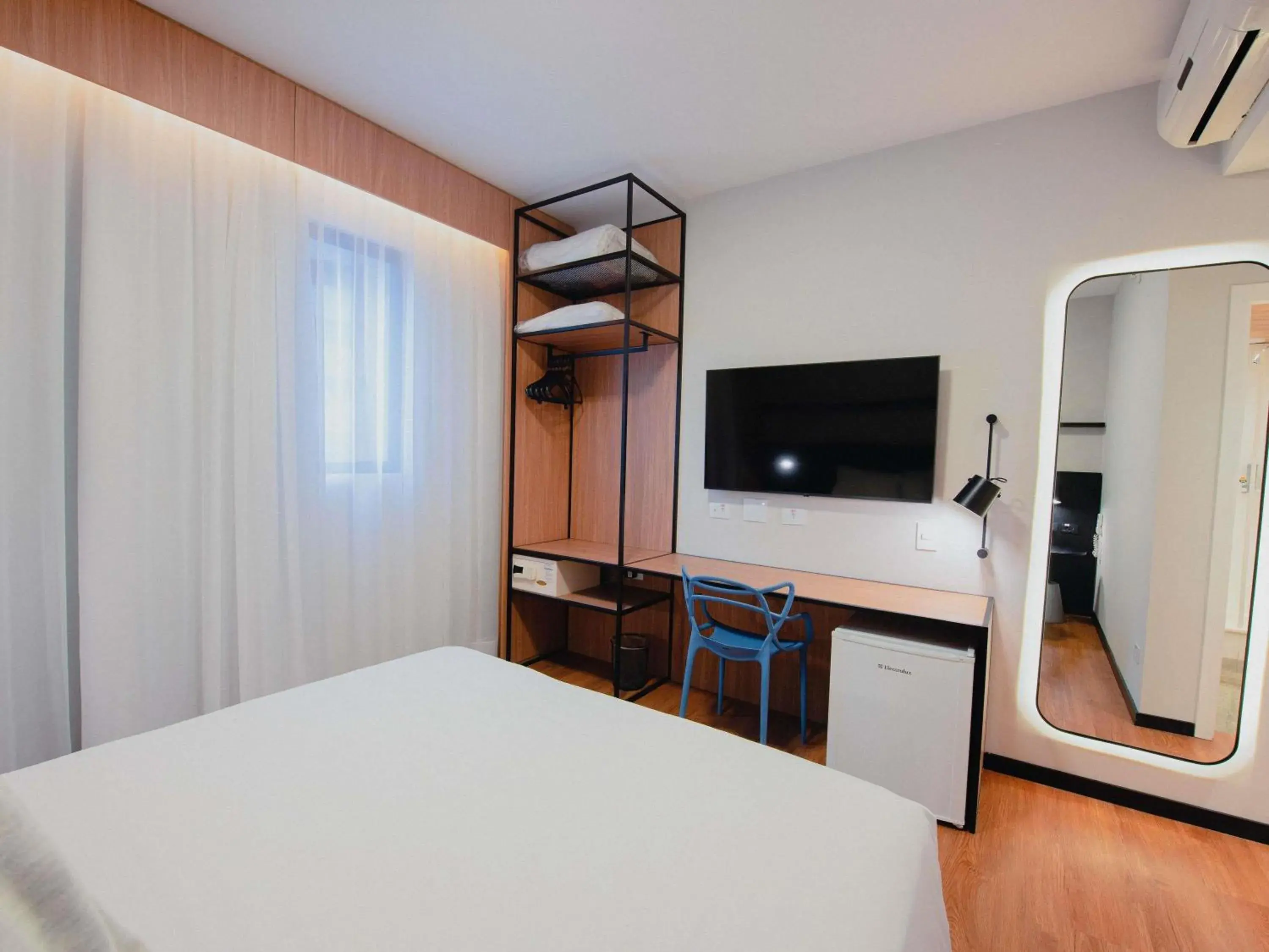 Bedroom, Bed in ibis Curitiba Shopping Bedroom, Bed in ibis Curitiba Shopping