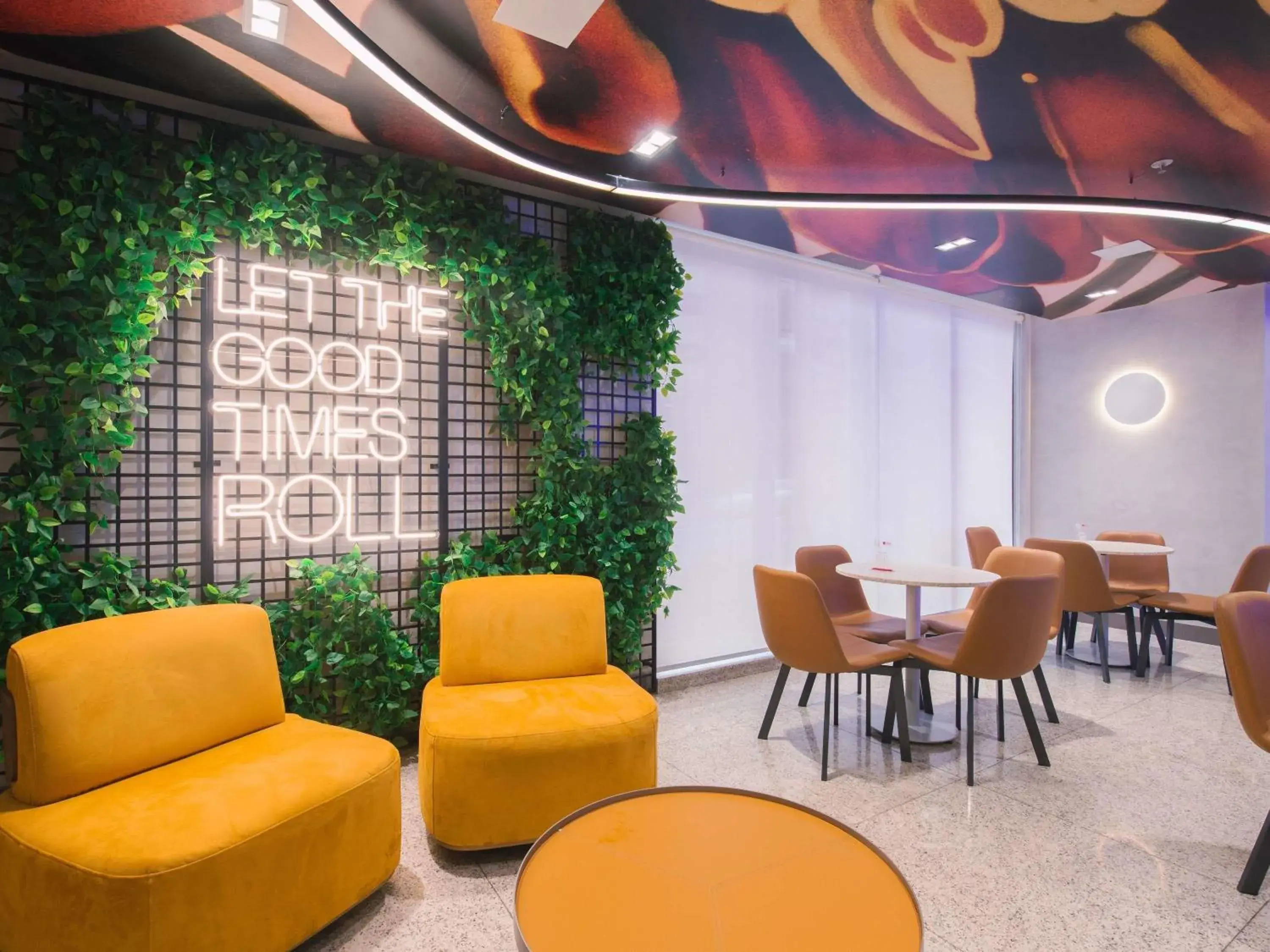 Property building in ibis Curitiba Shopping Property building in ibis Curitiba Shopping