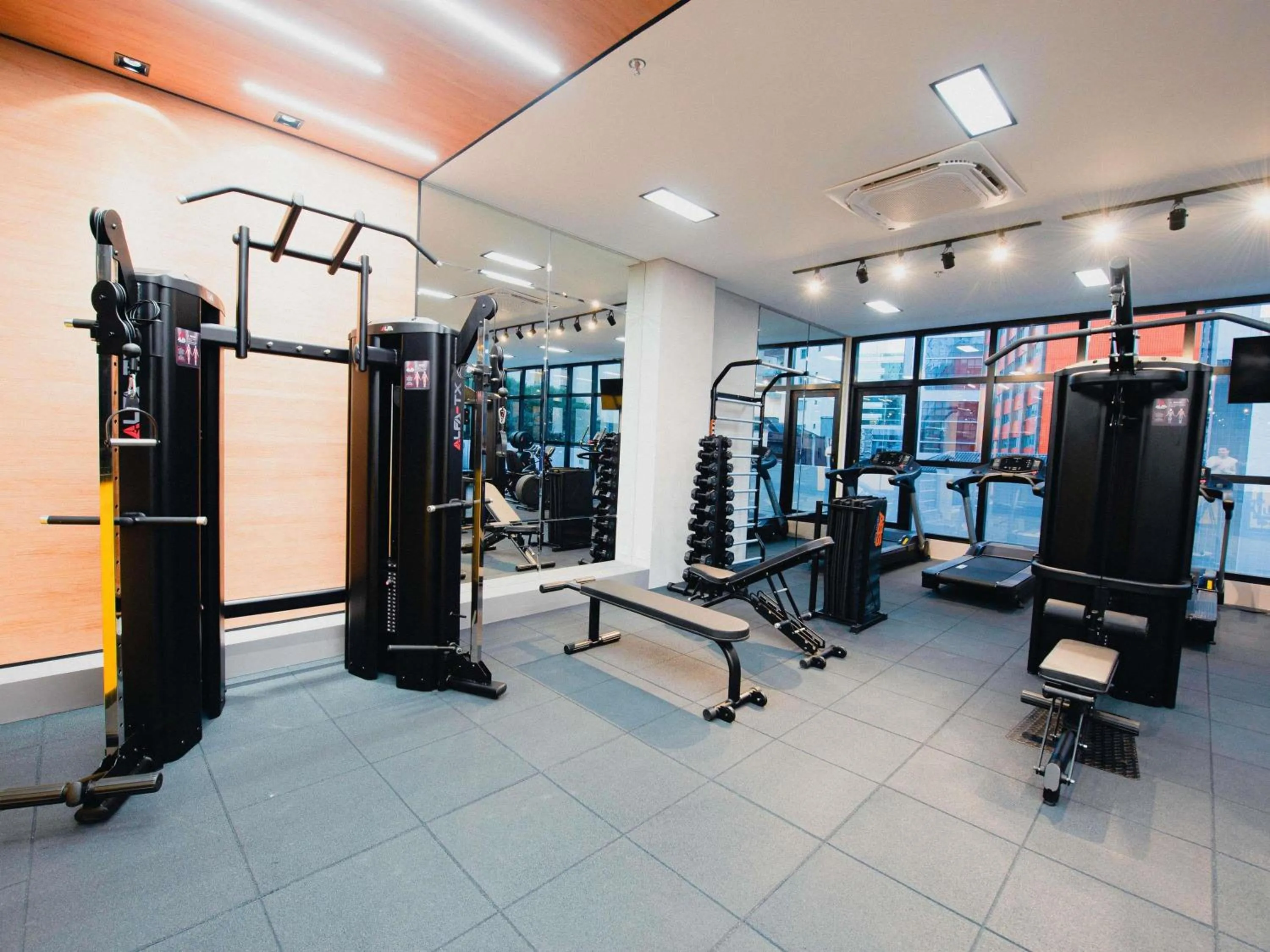 Fitness centre/facilities in ibis Curitiba Shopping