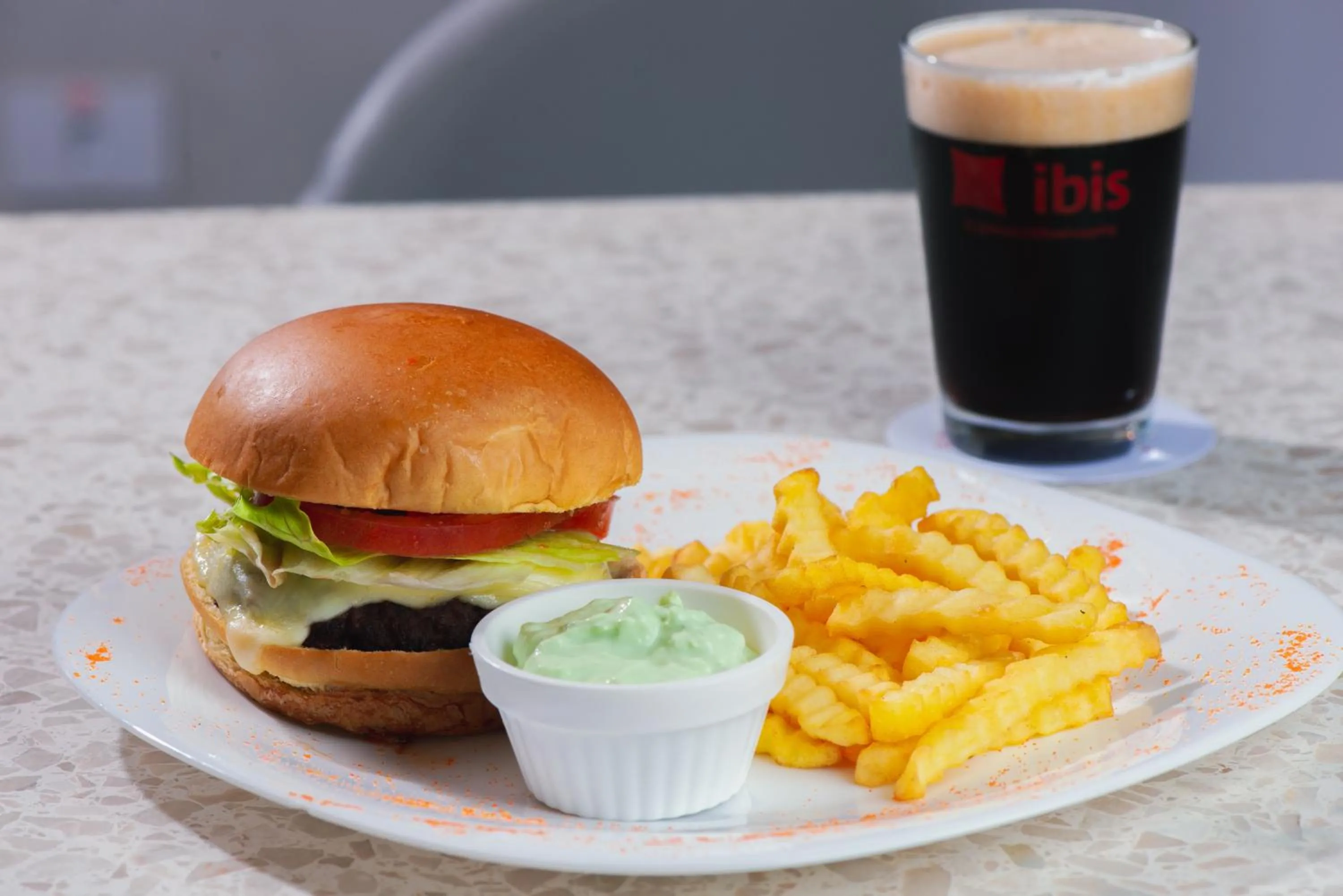 Food and drinks in ibis Curitiba Shopping