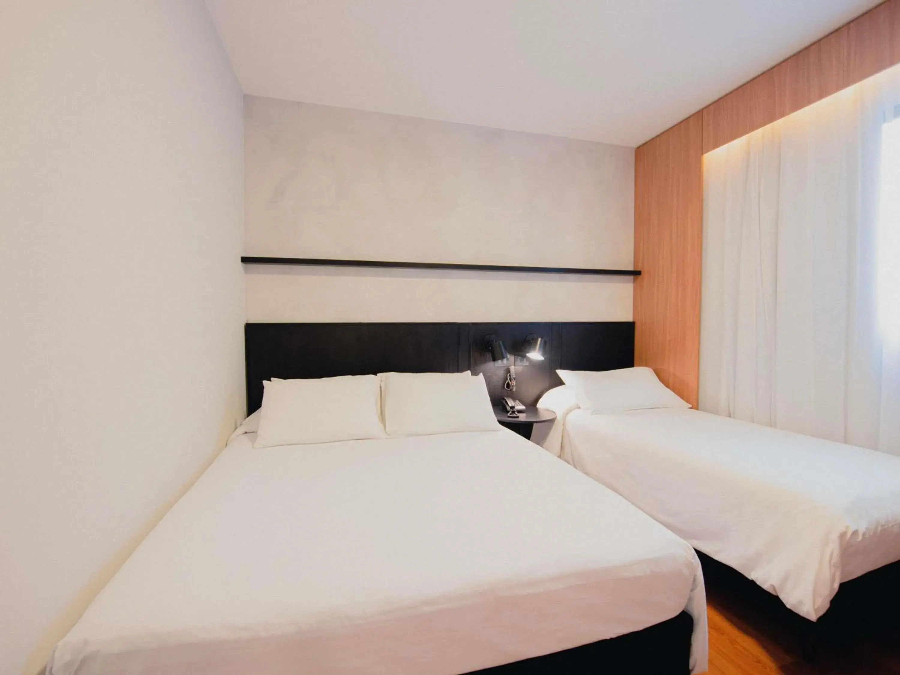 Bedroom, Bed in ibis Curitiba Shopping Bedroom, Bed in ibis Curitiba Shopping