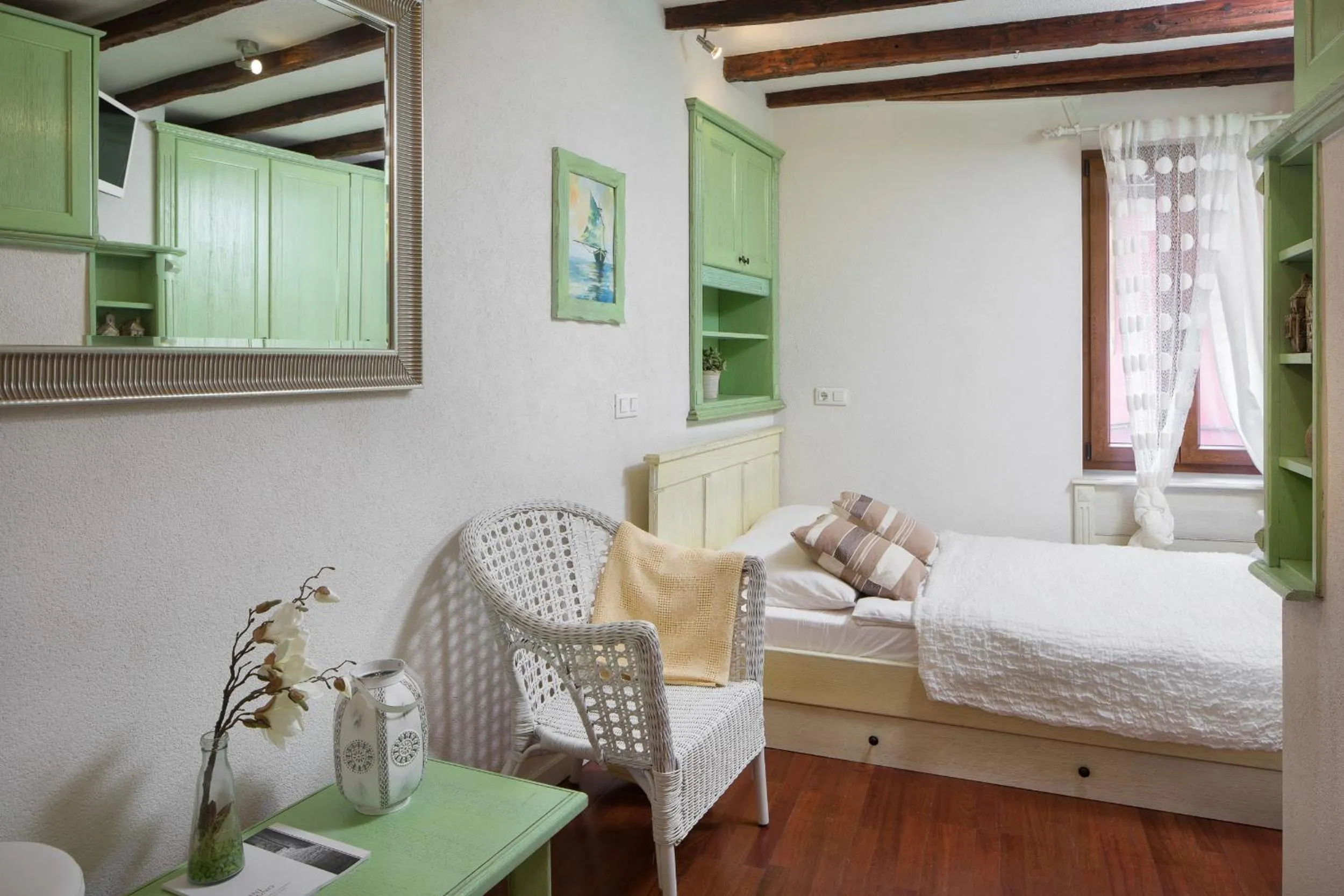 Studios Verde by Irundo