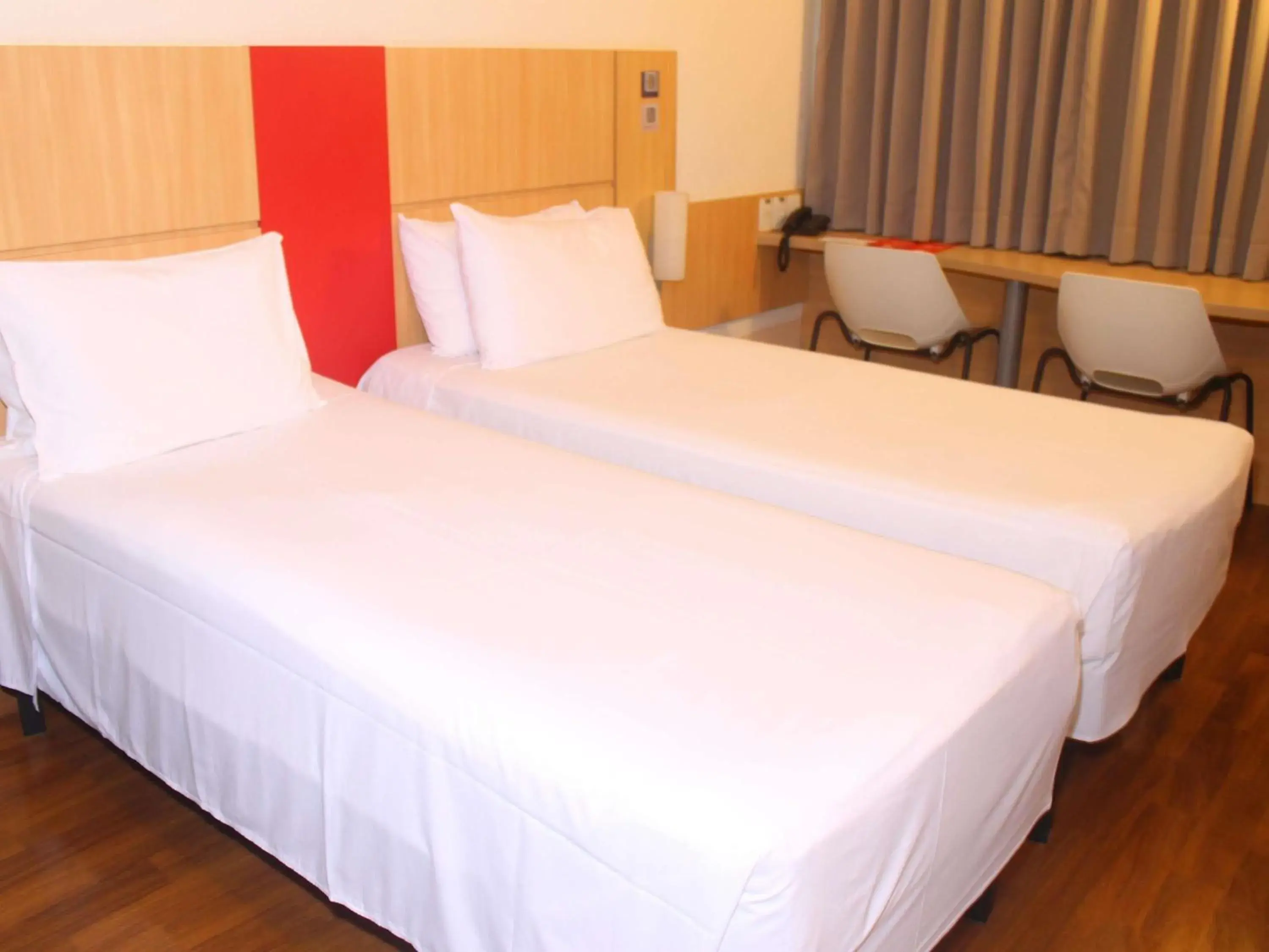 Bedroom, Bed in Ibis Florianopolis Bedroom, Bed in Ibis Florianopolis