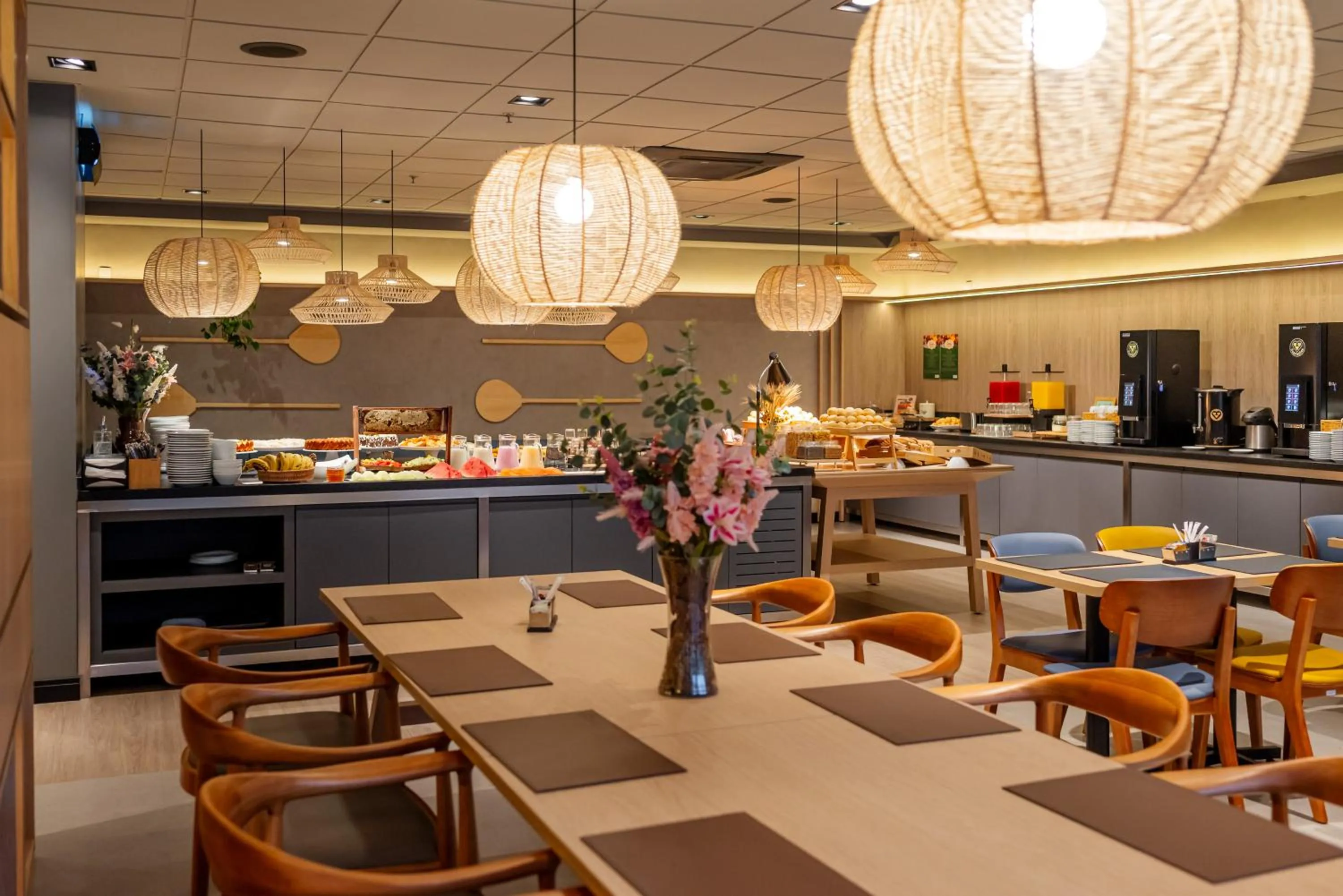 Restaurant/places to eat in Ibis Florianopolis